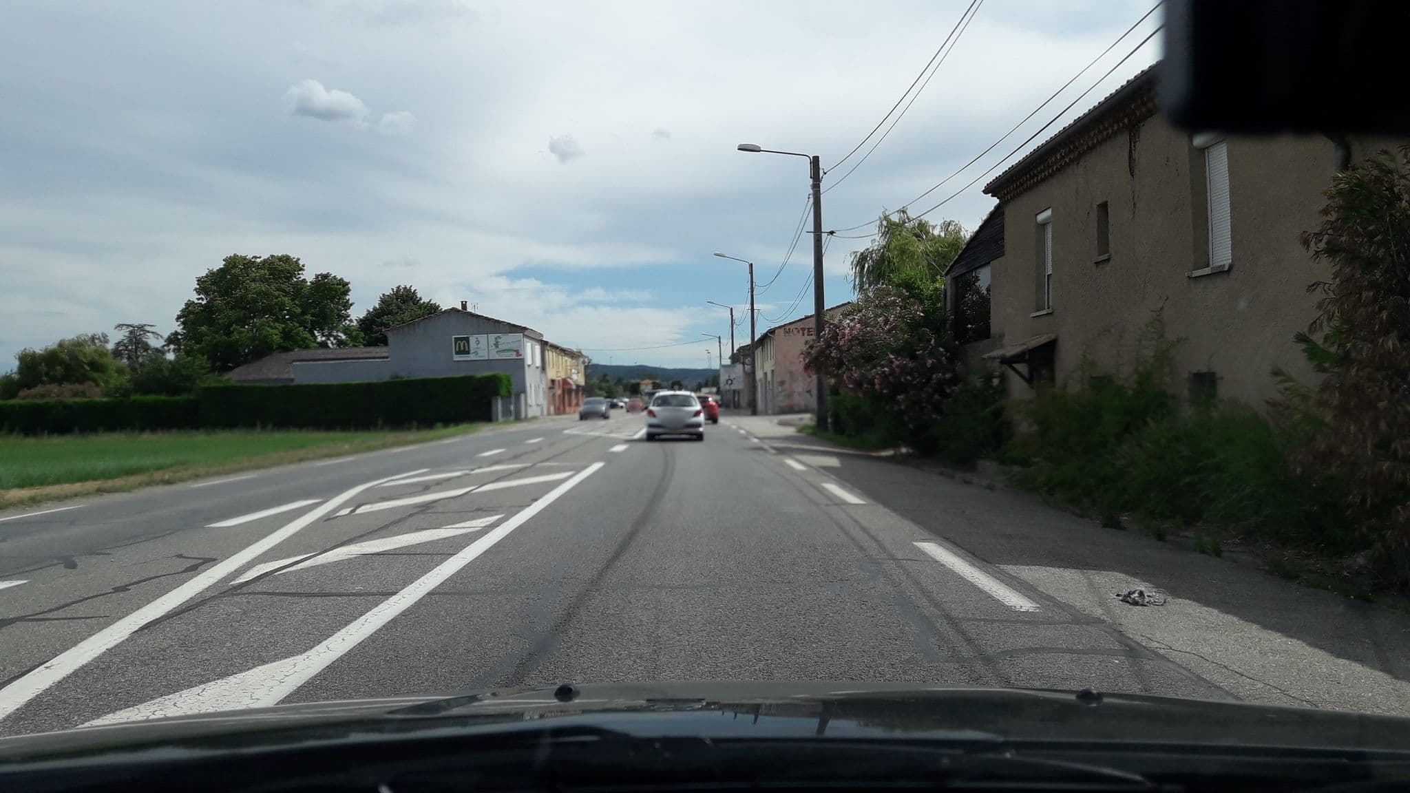 Street view near L'Auberge d'Hugo, Livron-sur-Drôme — © eric_s (CC BY-SA · Mapillary)