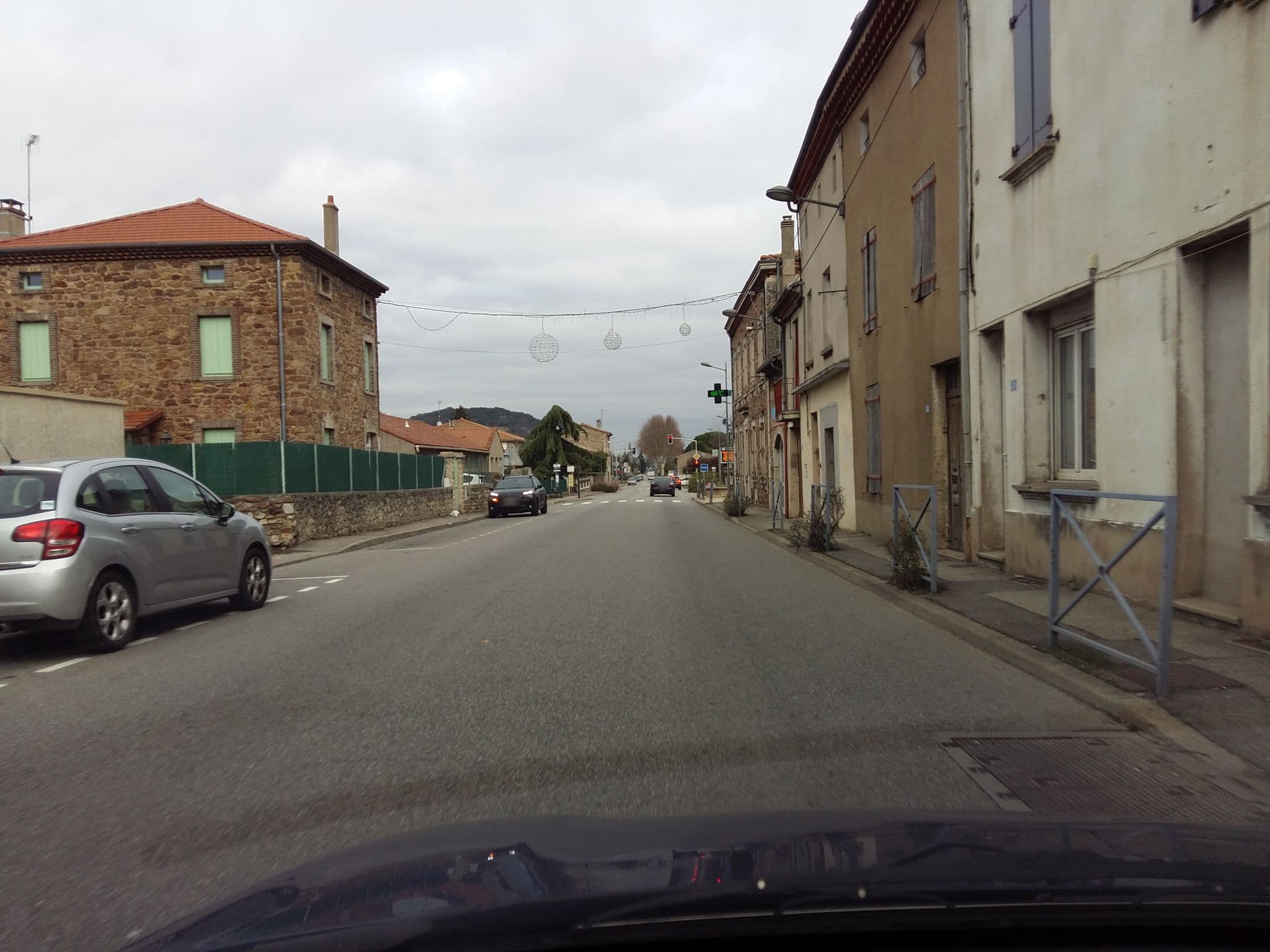 Street view near Le Logis Charmant, Charmes-sur-Rhône — © zimmy (CC BY-SA · Mapillary)