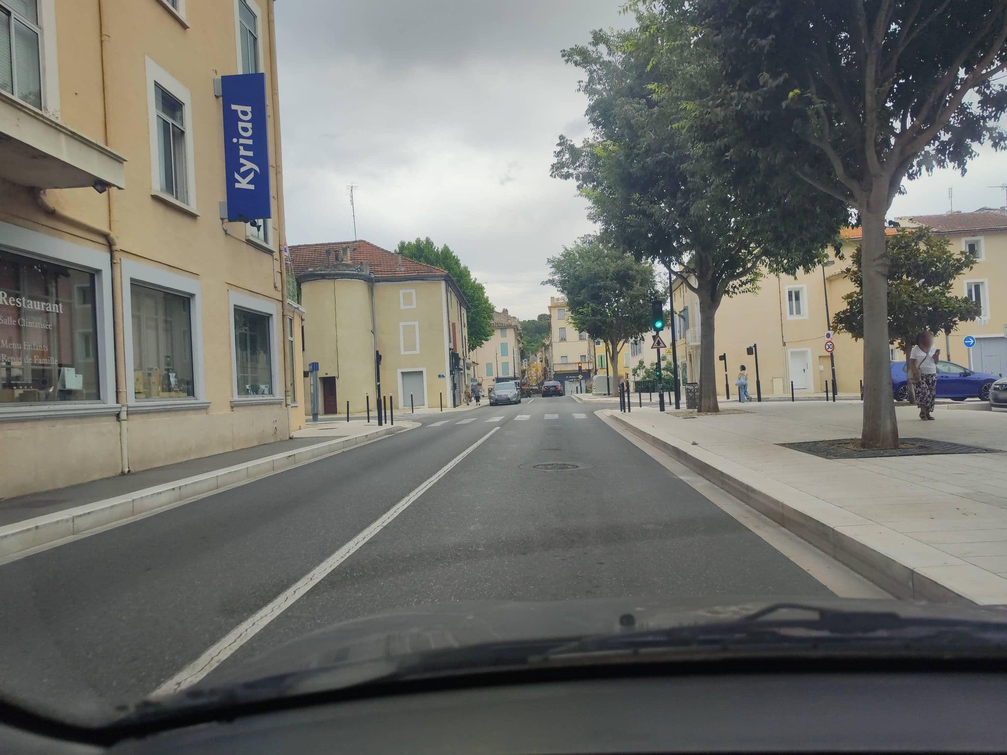 Street view near Hotel Des Princes, Orange — © zimmy (CC BY-SA · Mapillary)