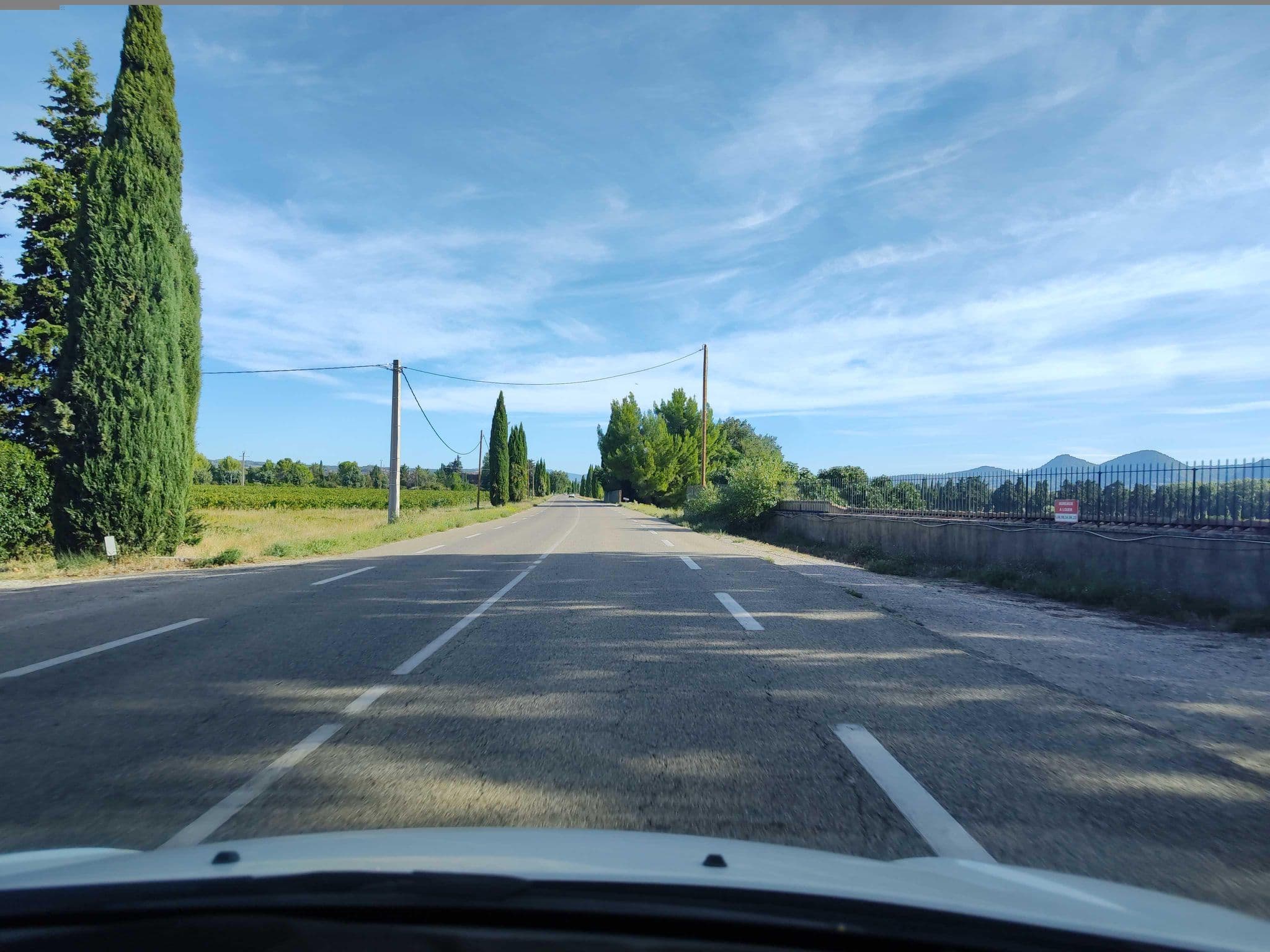 Street view near Le Mas des Armouriers, Sablet — © zimmy (CC BY-SA · Mapillary)