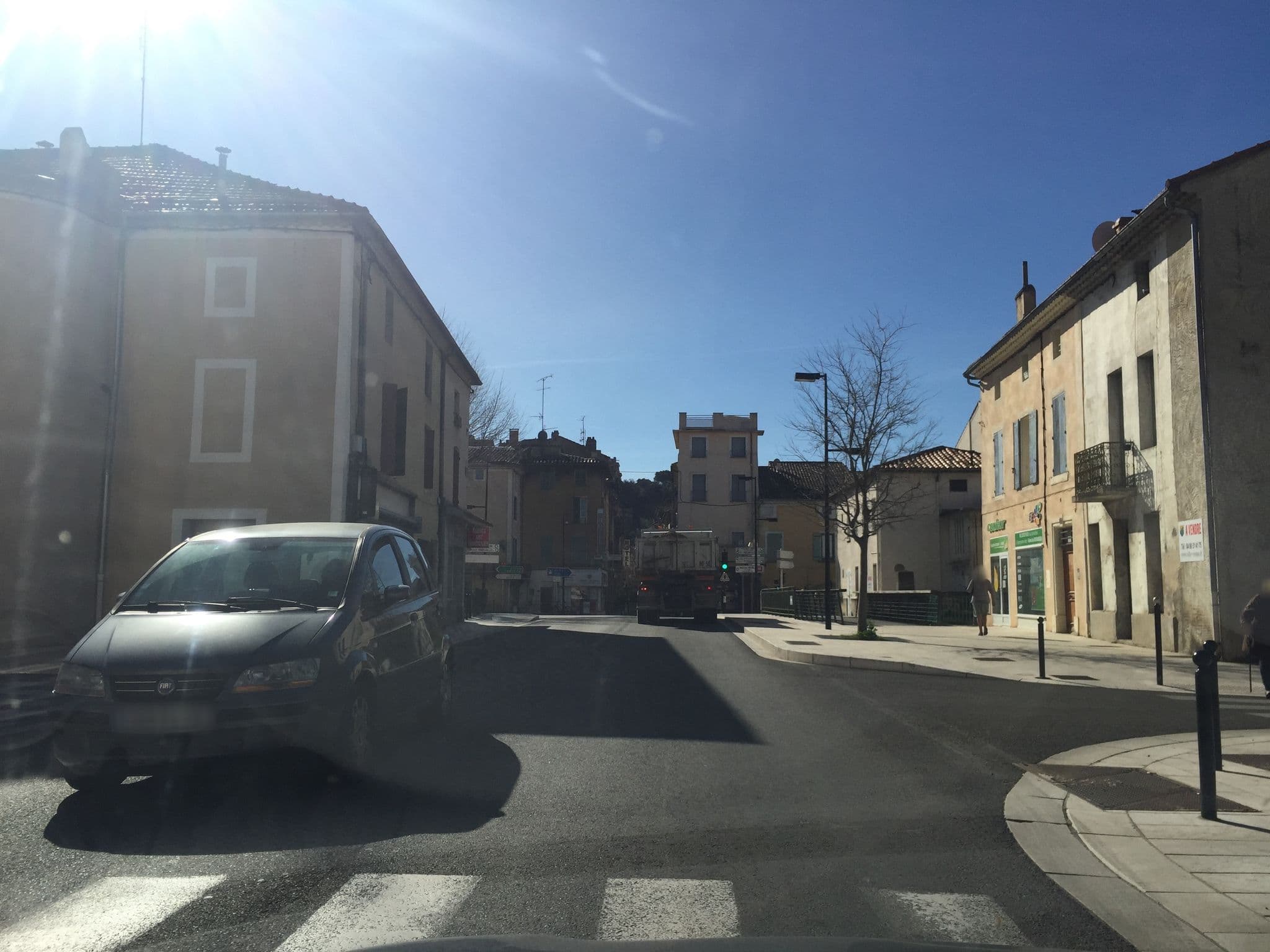 Street view near Le Mas des Aigras, Orange — © zimmy (CC BY-SA · Mapillary)