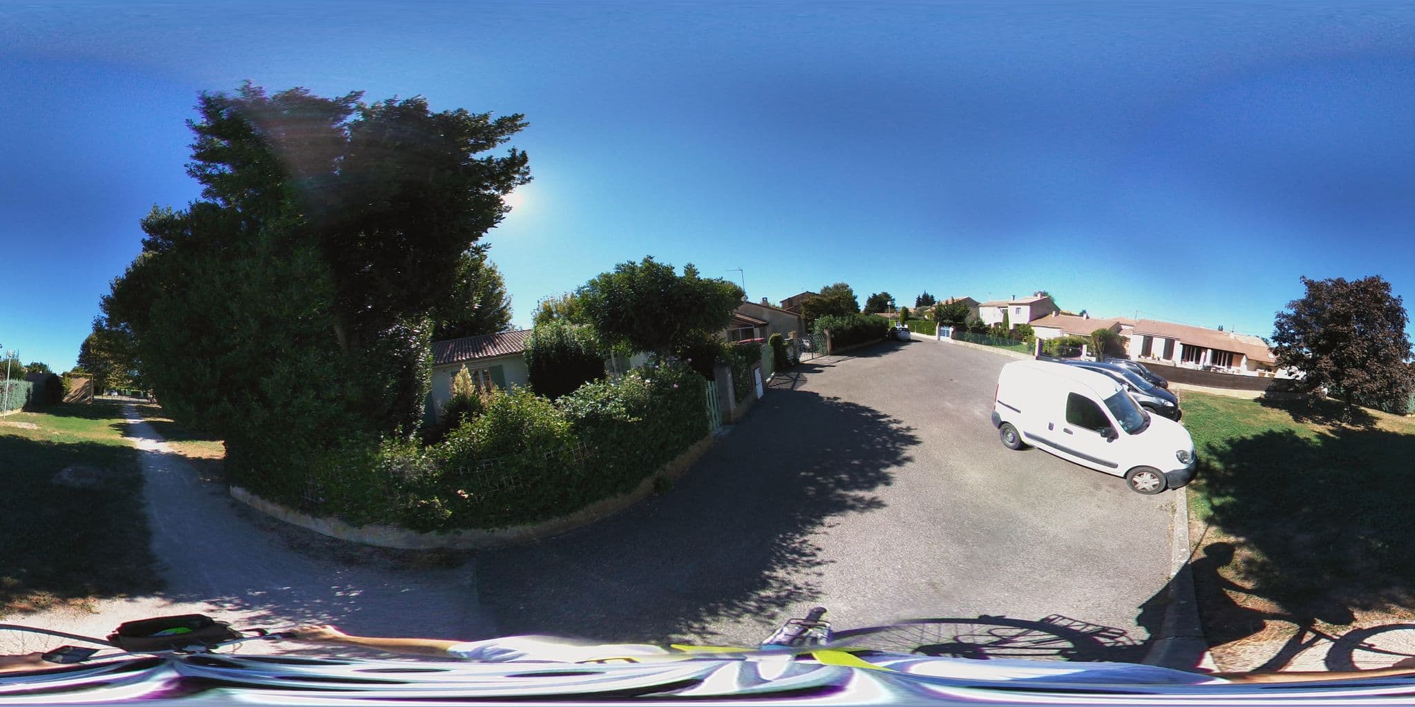 Street view near Lou Cigaloun, Orange — © cabinetcourbi (CC BY-SA · Mapillary)