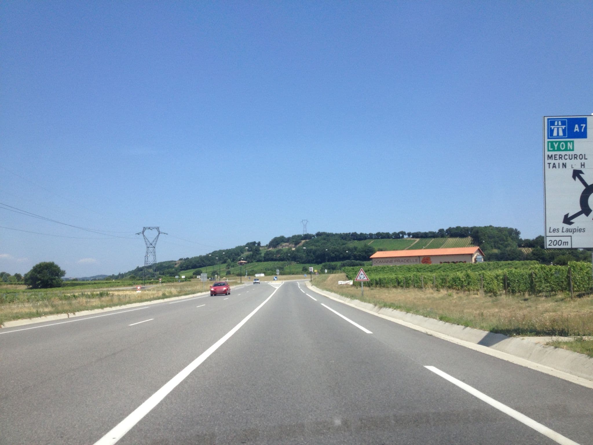 Street view near l'abricotine, Chanos-Curson — © zimmy (CC BY-SA · Mapillary)