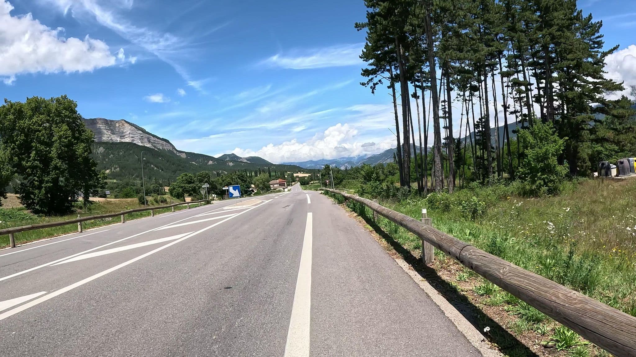 Street view near Hôtel Restaurant l'orée du Vercors, Die — © madel (CC BY-SA · Mapillary)