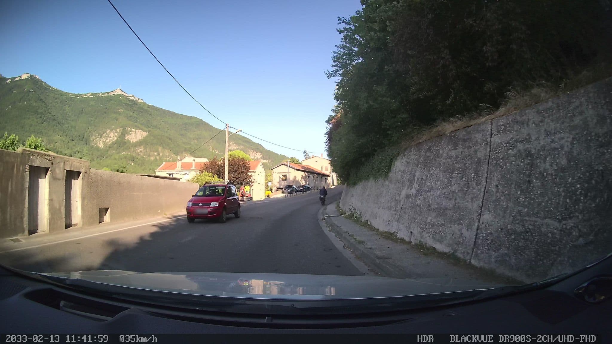 Street view near Legaut Rémy, Die — © madel (CC BY-SA · Mapillary)