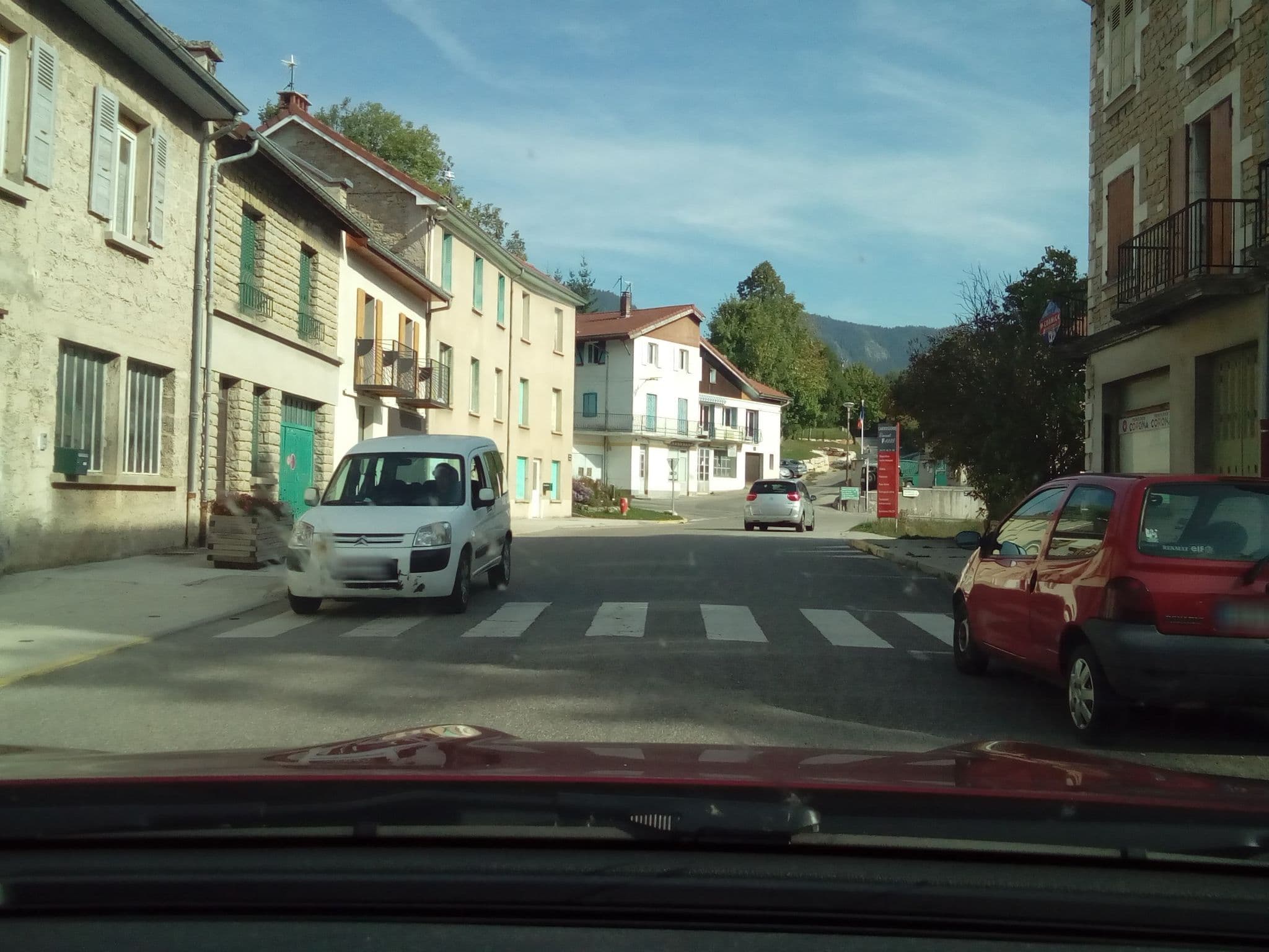 Street view near Fepi, Saint-Laurent-en-Royans — © siddhartha69 (CC BY-SA · Mapillary)