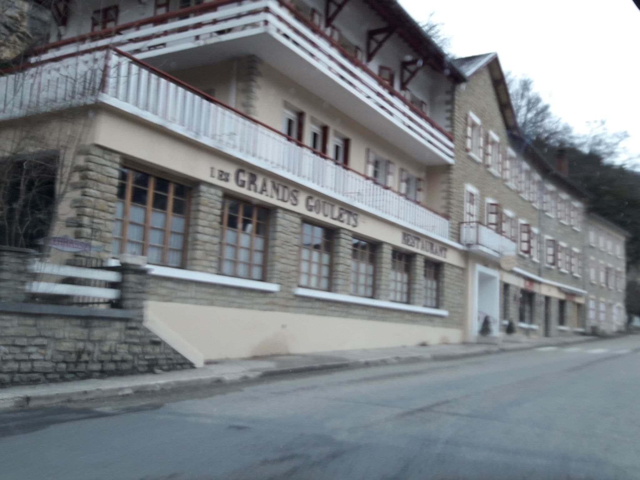 Street view near Les Grands Goulets, Saint-Laurent-en-Royans — © ecologeek (CC BY-SA · Mapillary)