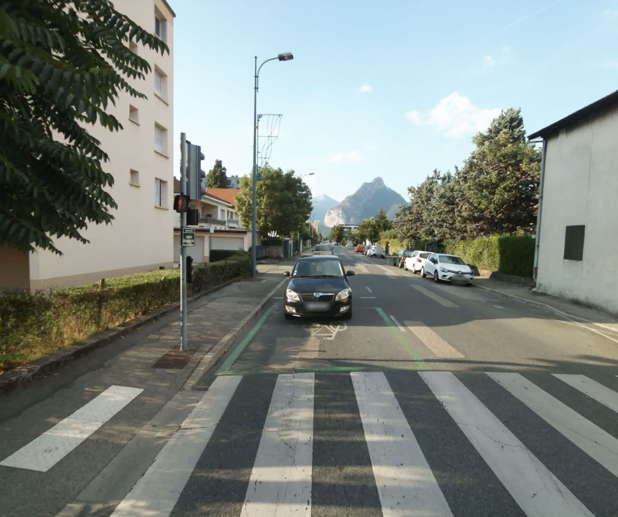 Street view near Colonie de Vacances B.N.P, Seyssinet-Pariset — © sogefi (CC BY-SA · Mapillary)