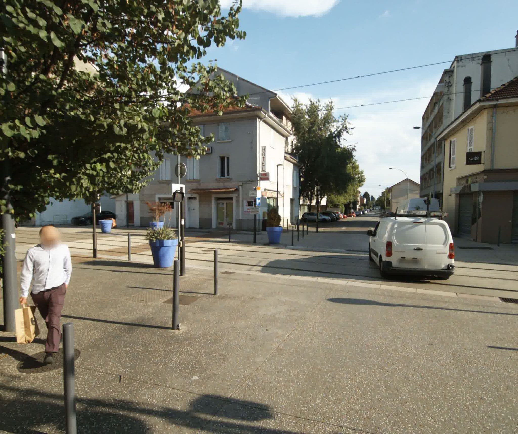 Street view near Hotel Le Tram, Fontaine — © sogefi (CC BY-SA · Mapillary)