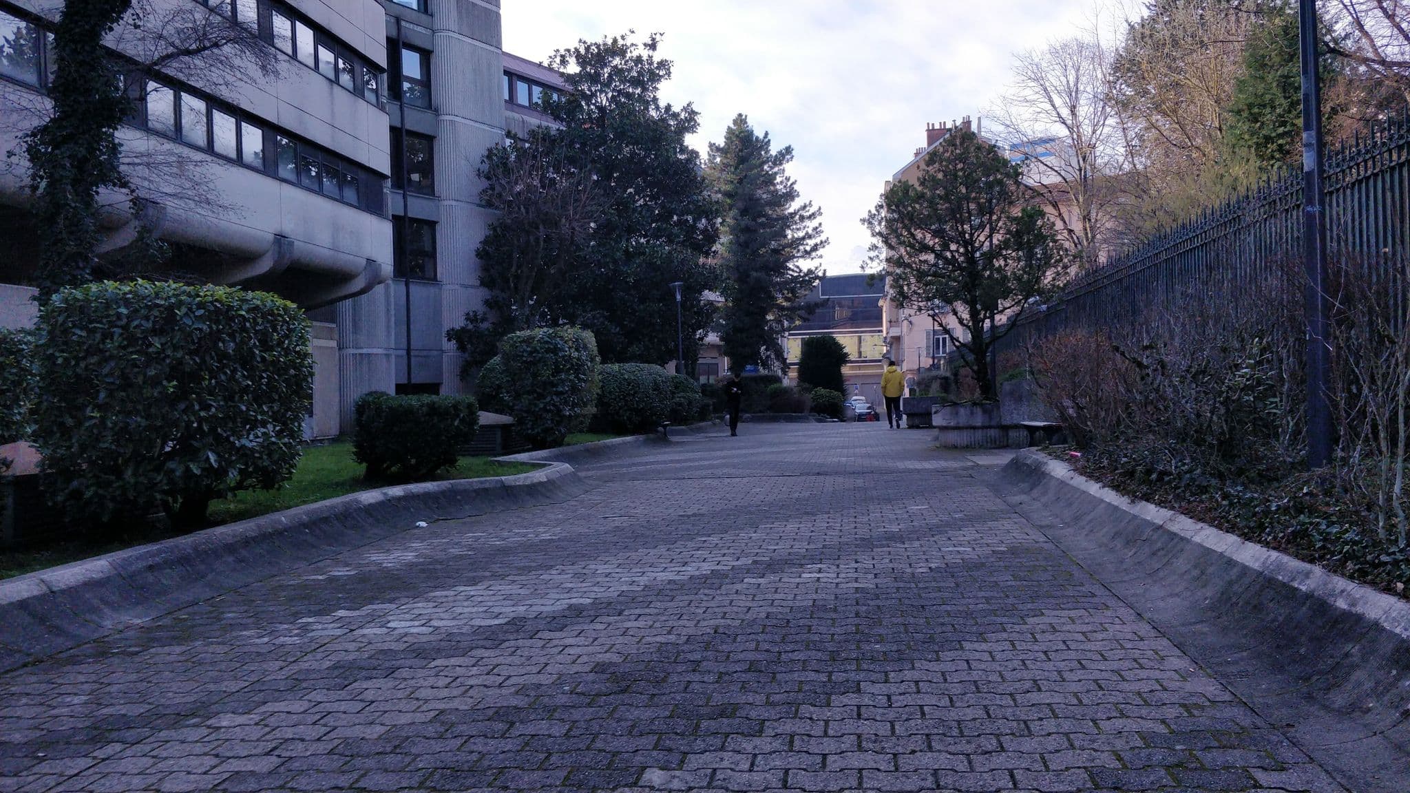 Street view near La Bulle Plaisir, Grenoble — © zeriss (CC BY-SA · Mapillary)