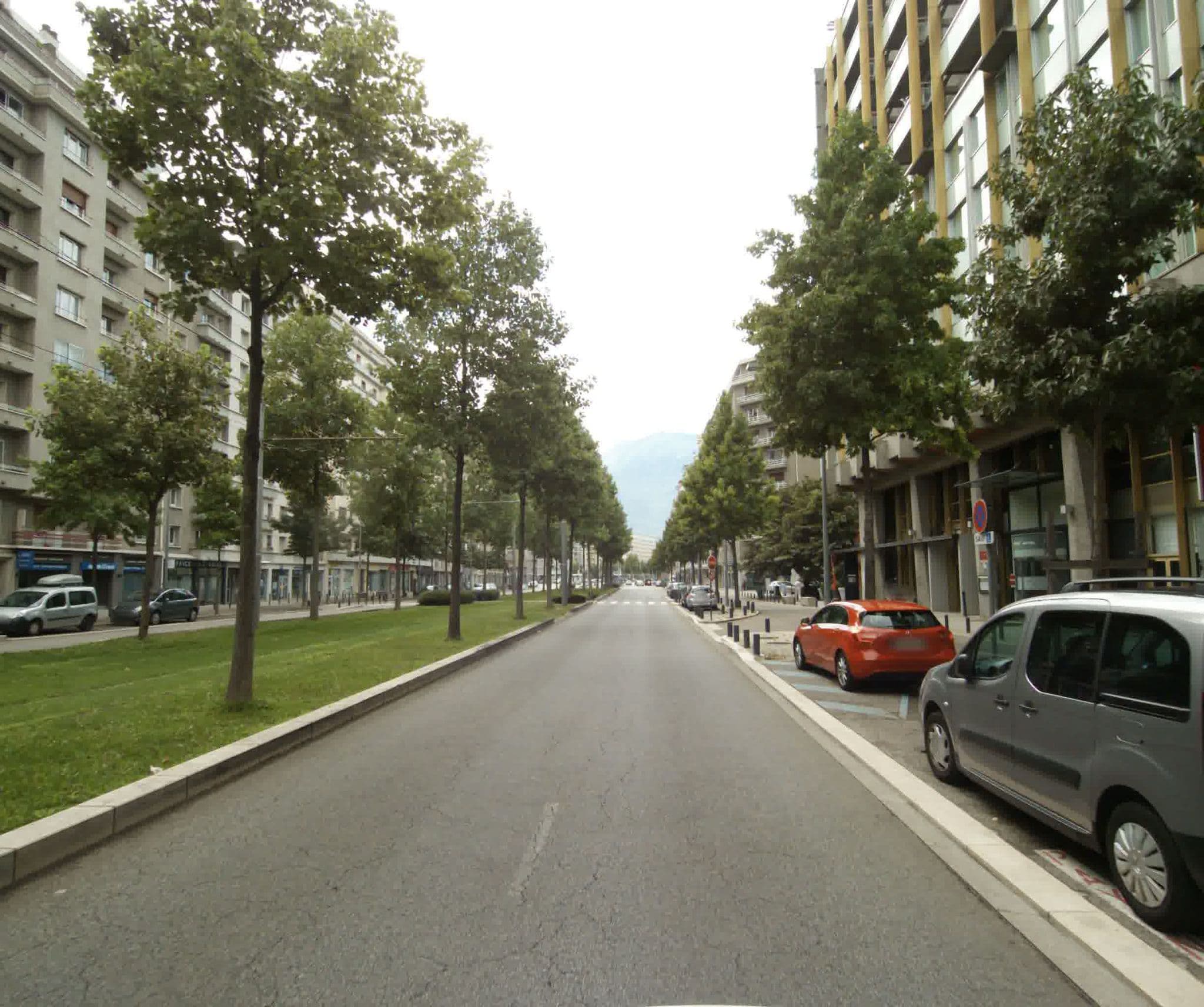 Street view near Hotel Gallia, Grenoble — © sogefi (CC BY-SA · Mapillary)