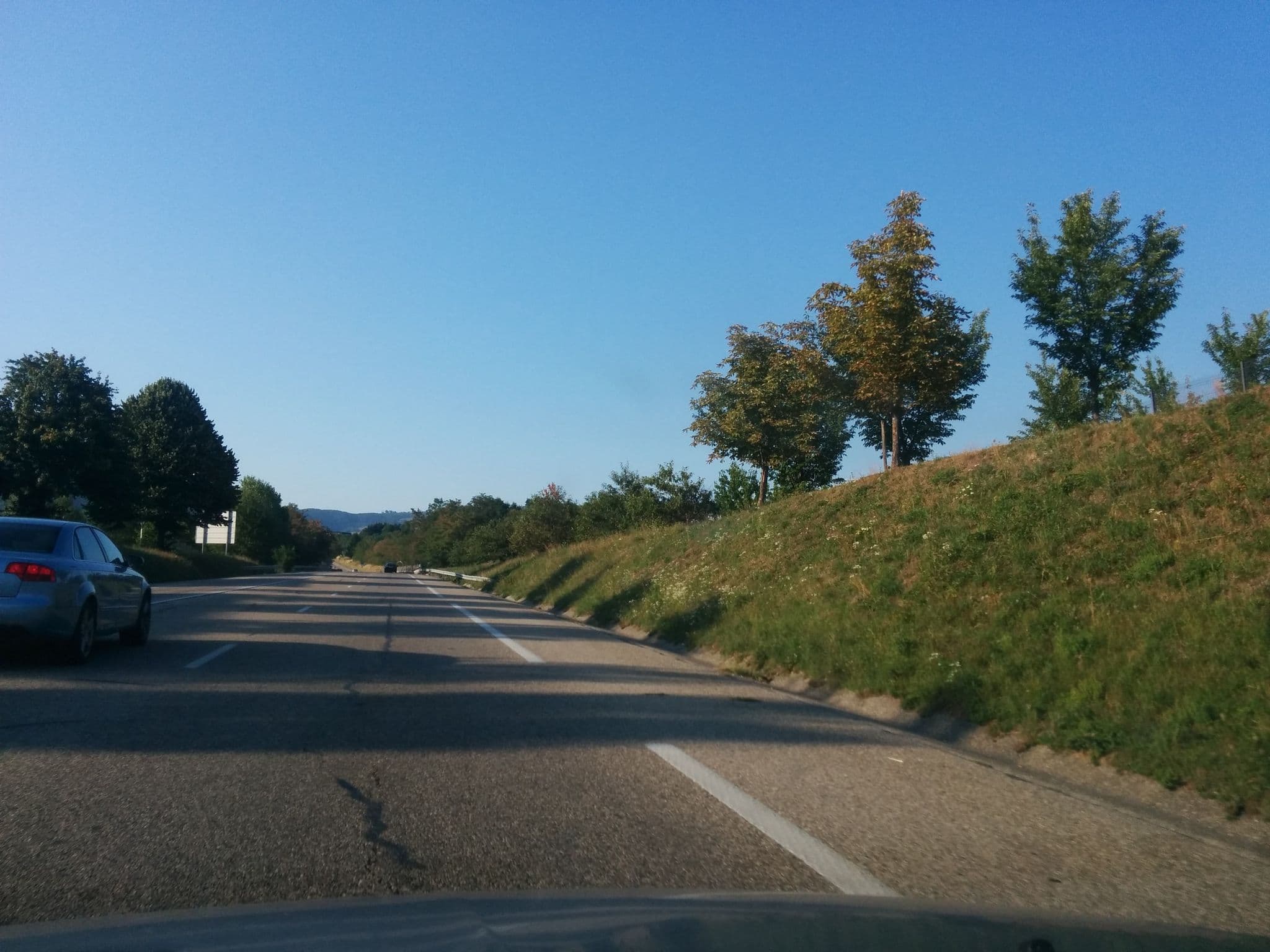 Street view near La Chaumiére, Saint-Jean-de-Moirans — © dof (CC BY-SA · Mapillary)