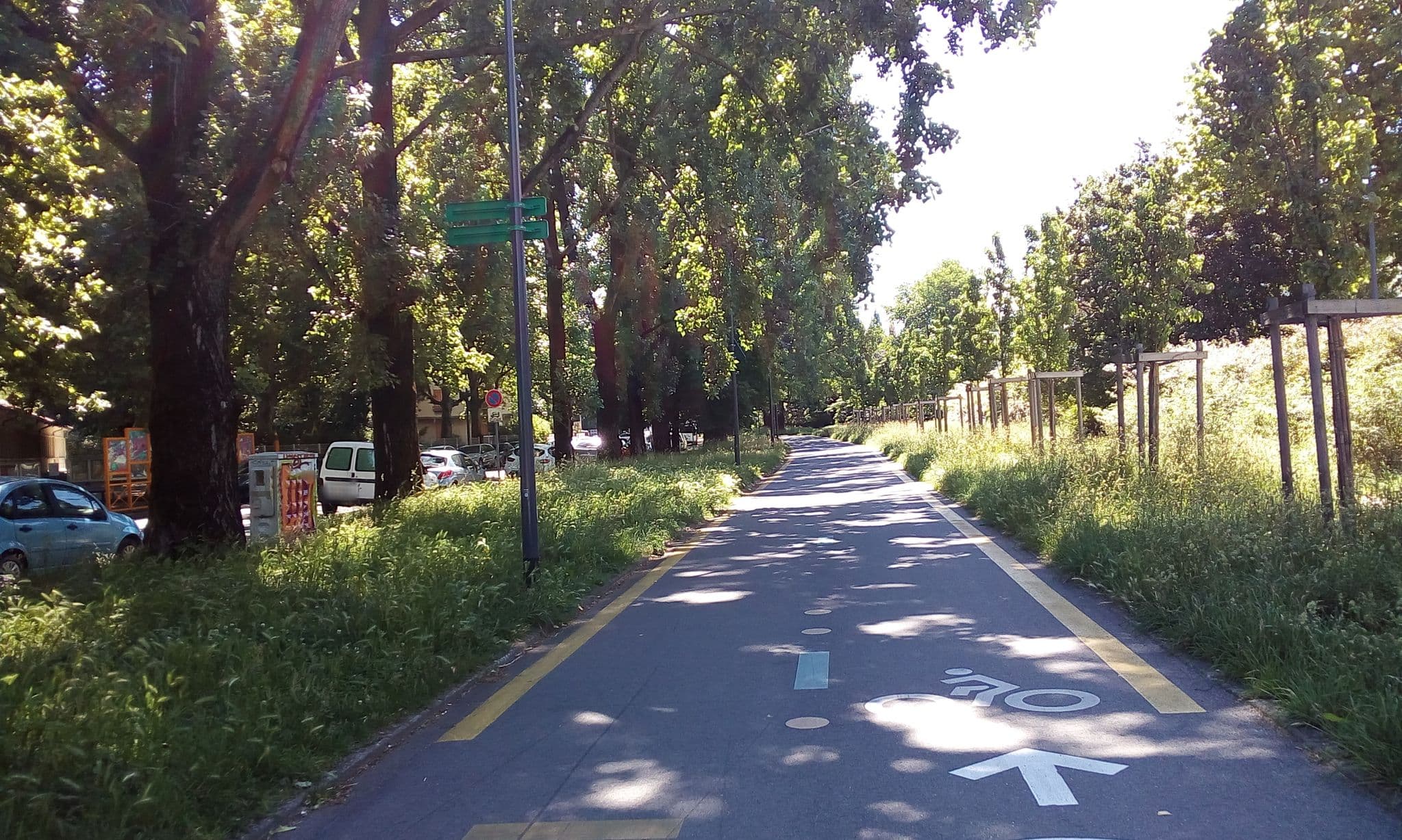 Street view near Hôtel Mercure Grenoble Centre President, Grenoble — © eric_s (CC BY-SA · Mapillary)