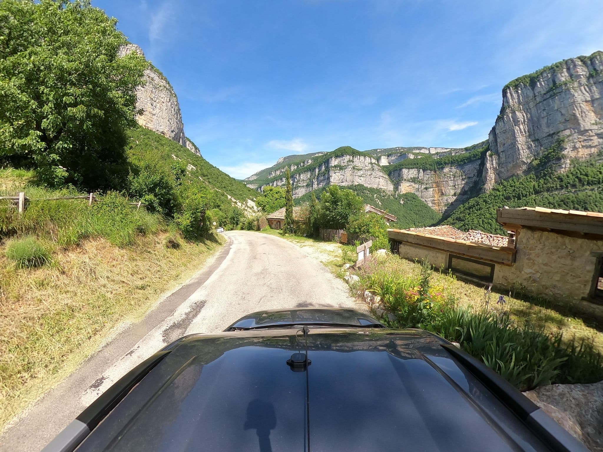Street view near Cabane Café et les gîtes les Hauts de Choranche, Pont-en-Royans — © eric_s (CC BY-SA · Mapillary)