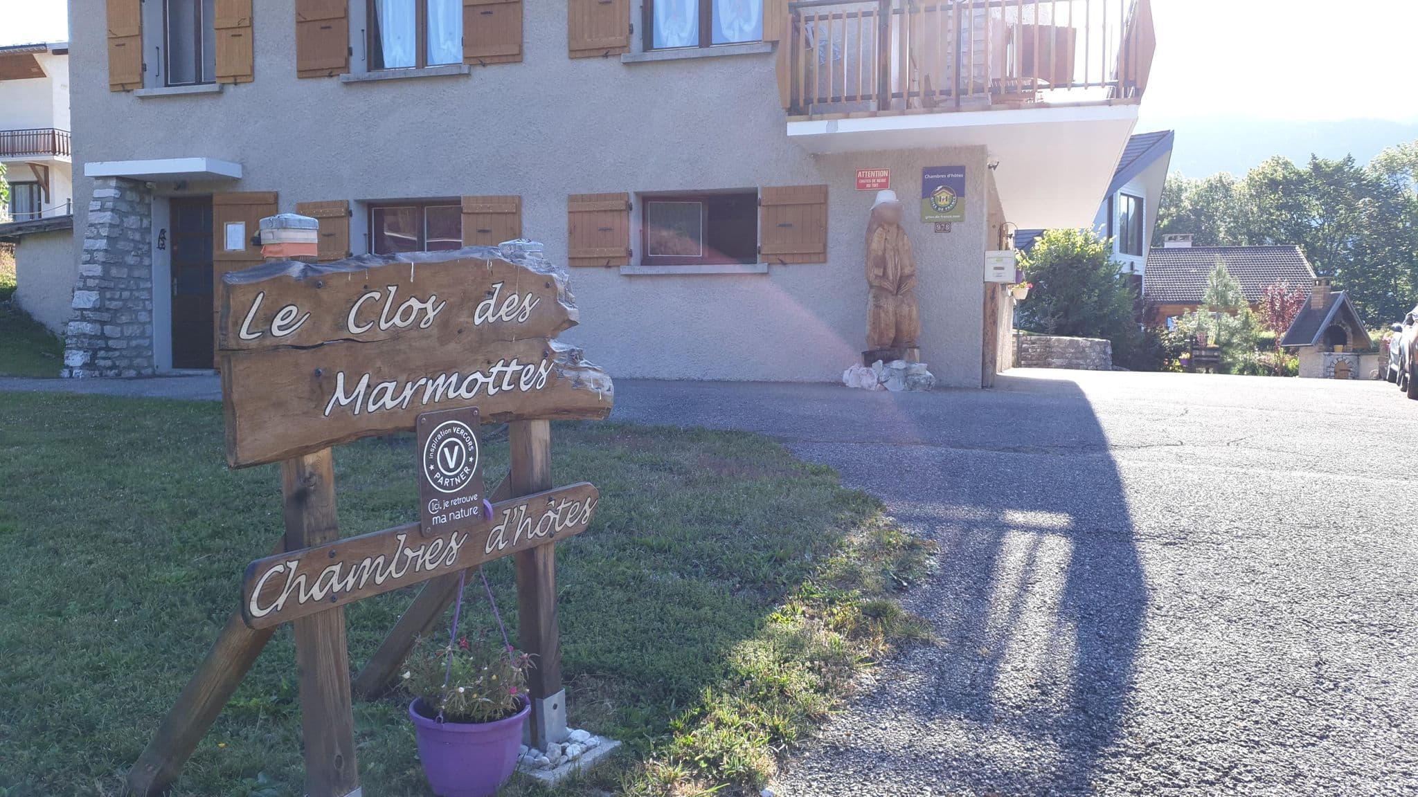 Street view near Le Clos des Marmottes, Autrans — © binnette (CC BY-SA · Mapillary)