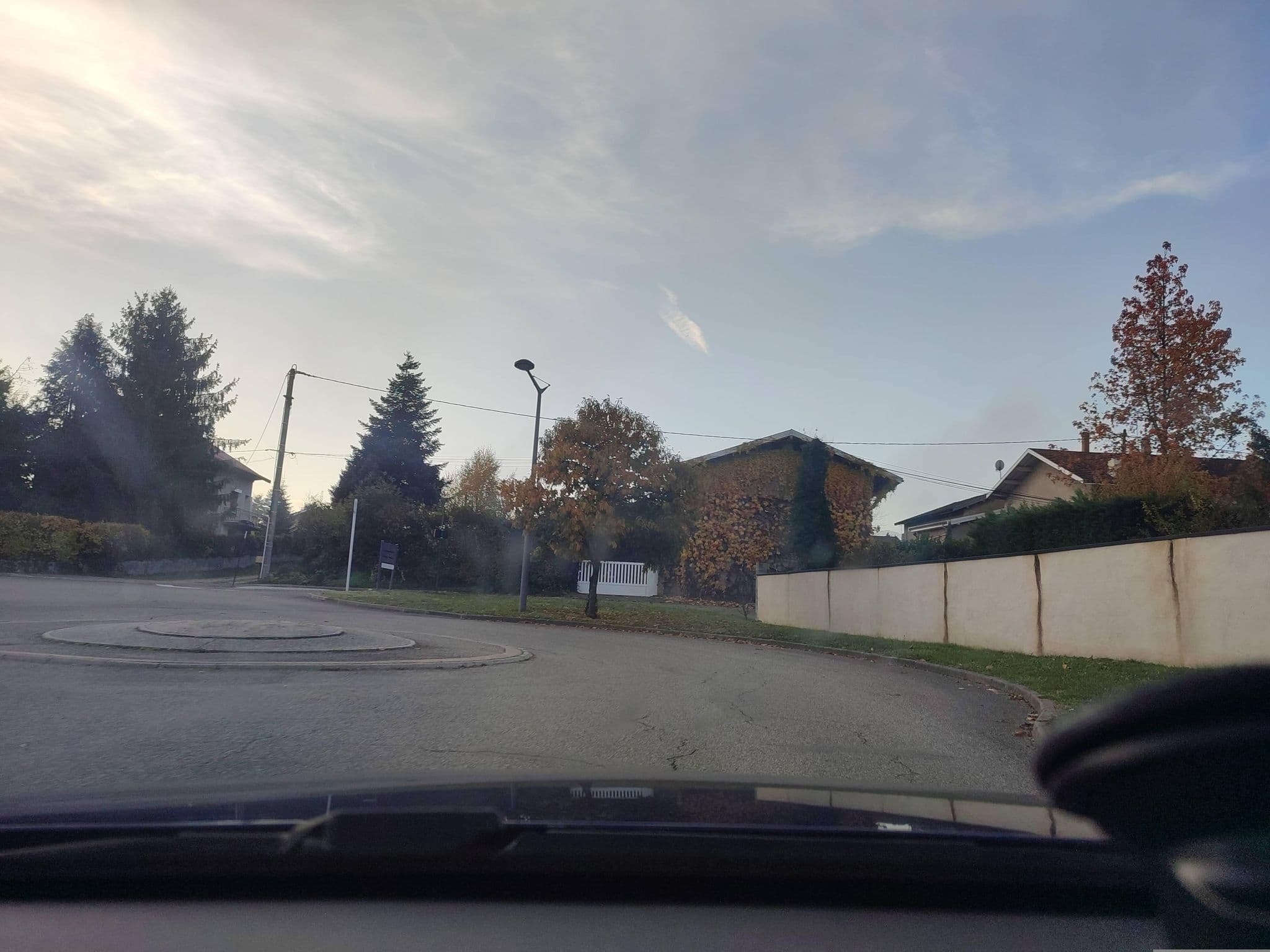 Street view near Geth, Saint-Jean-de-Moirans — © VincentCoq (CC BY-SA · Mapillary)
