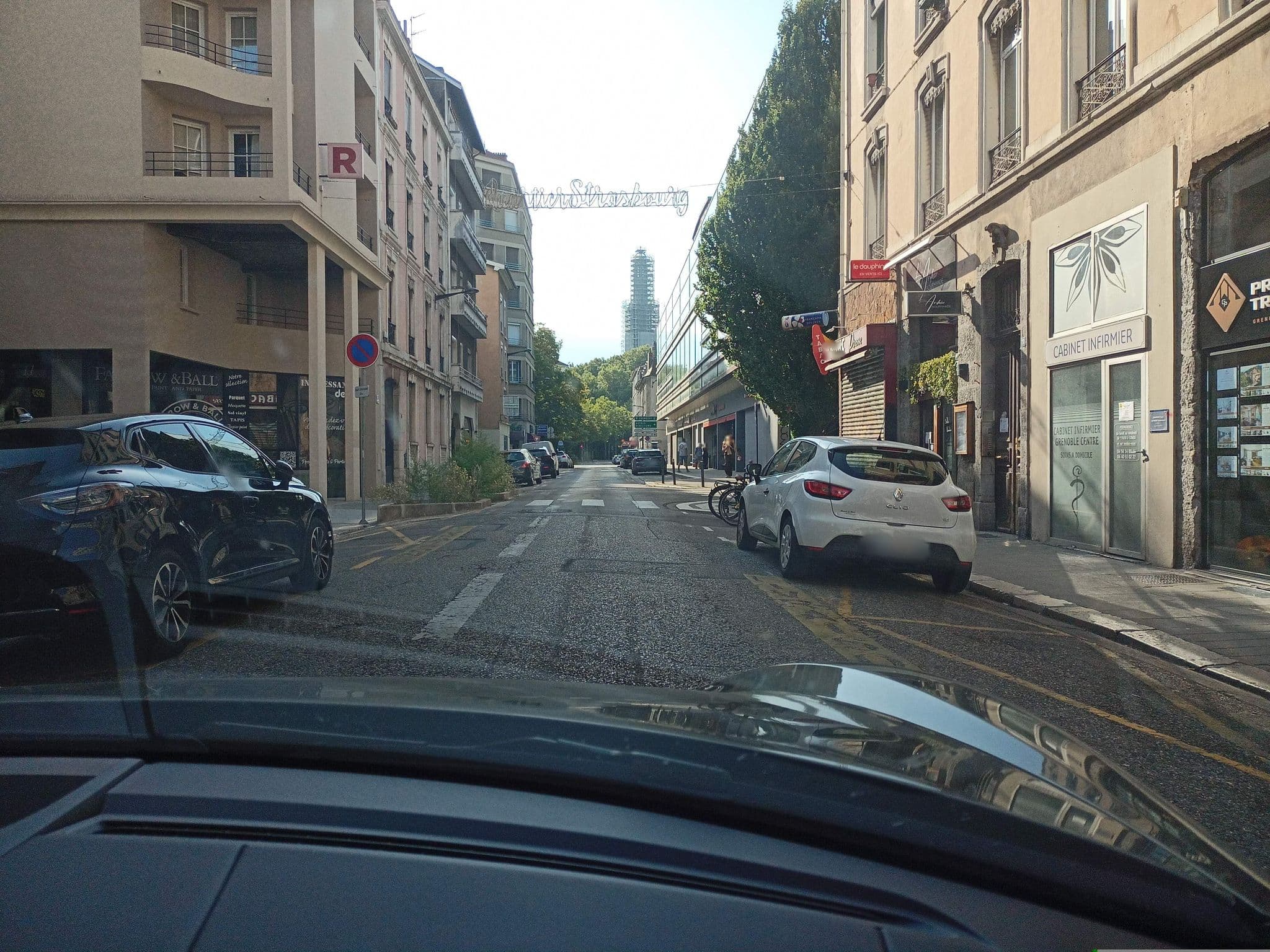 Street view near Rocky Pop, Grenoble — © xdTAGCLAN (CC BY-SA · Mapillary)