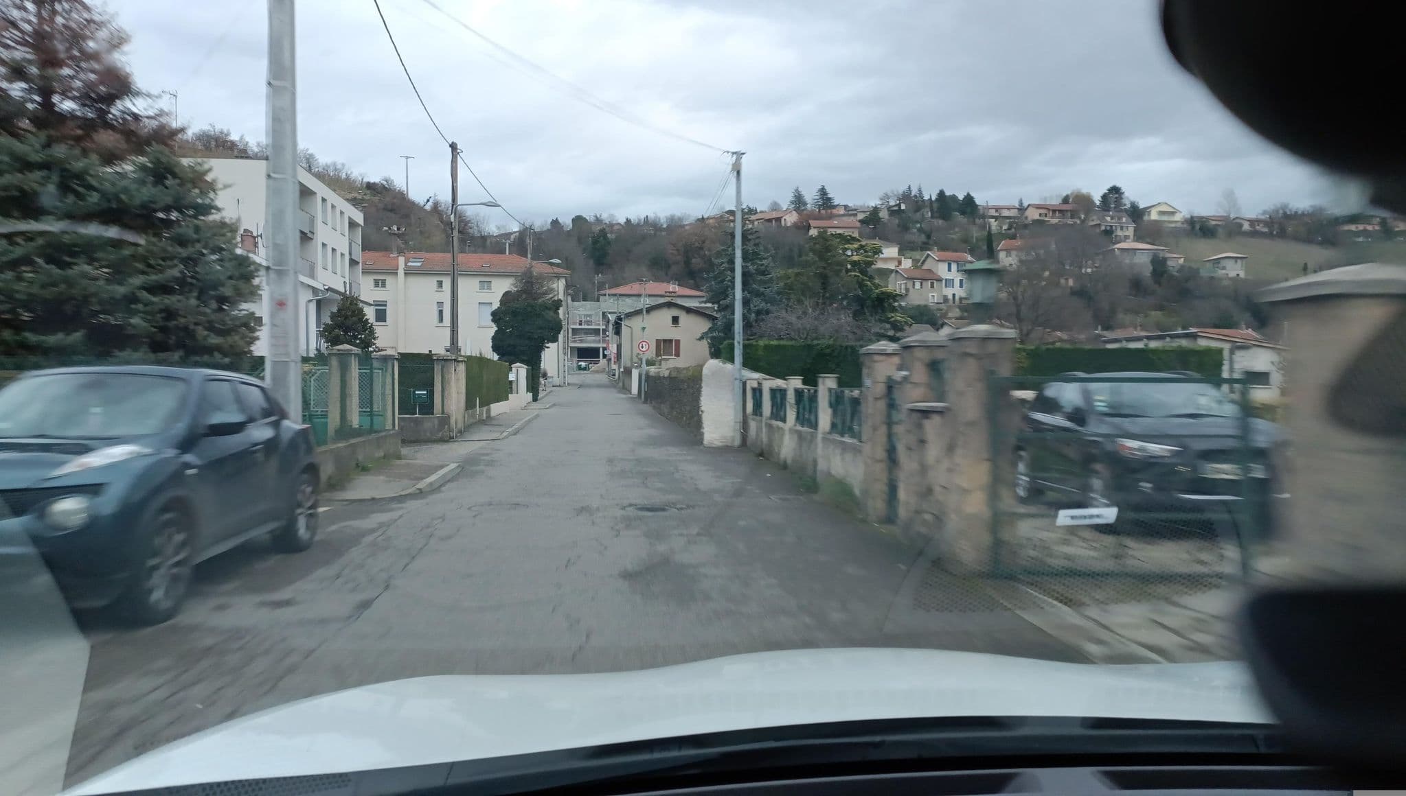 Street view near Hôtel Restaurant les 3 Roues, Chasse-sur-Rhône — © thibtib51 (CC BY-SA · Mapillary)