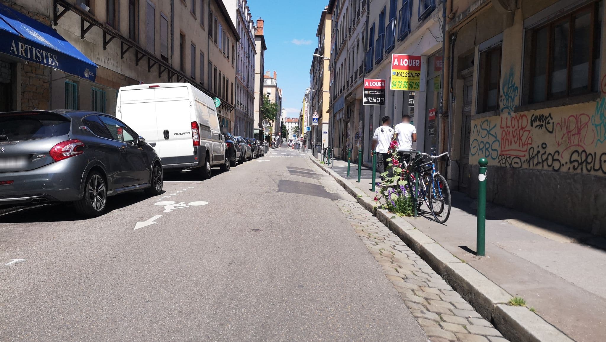 Street view near FLANEUR GUESTHOUSE, Lyon — © blueberry (CC BY-SA · Mapillary)