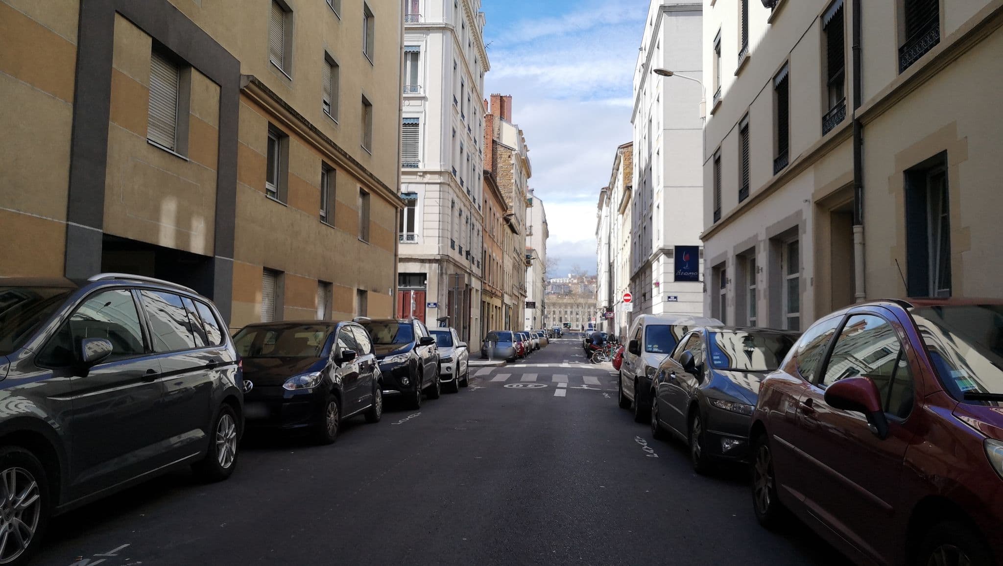 Street view near Cardinal Campus, Lyon — © blueberry (CC BY-SA · Mapillary)