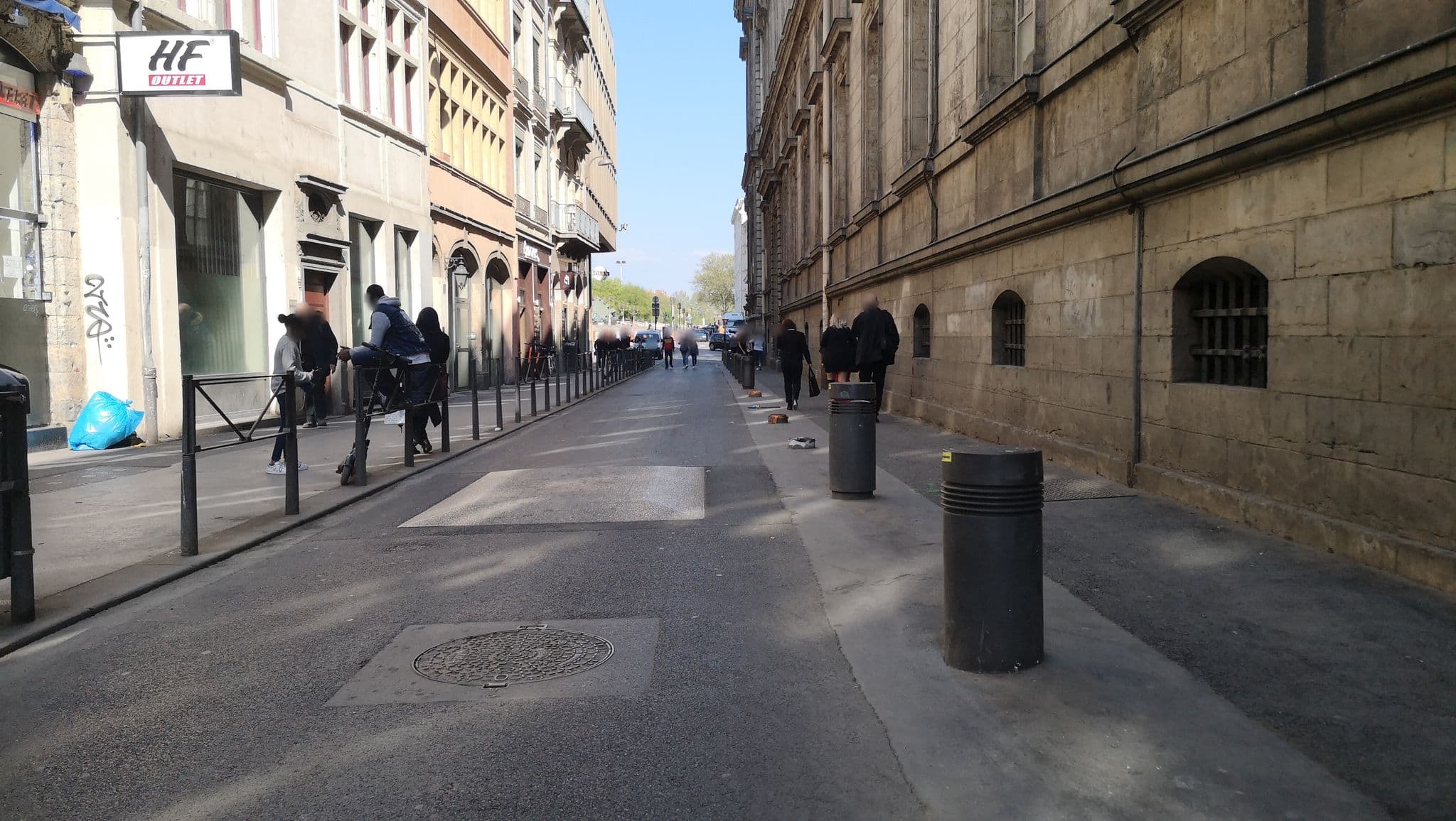 Street view near La Bohème-Opéra, Lyon 01 — © blueberry (CC BY-SA · Mapillary)