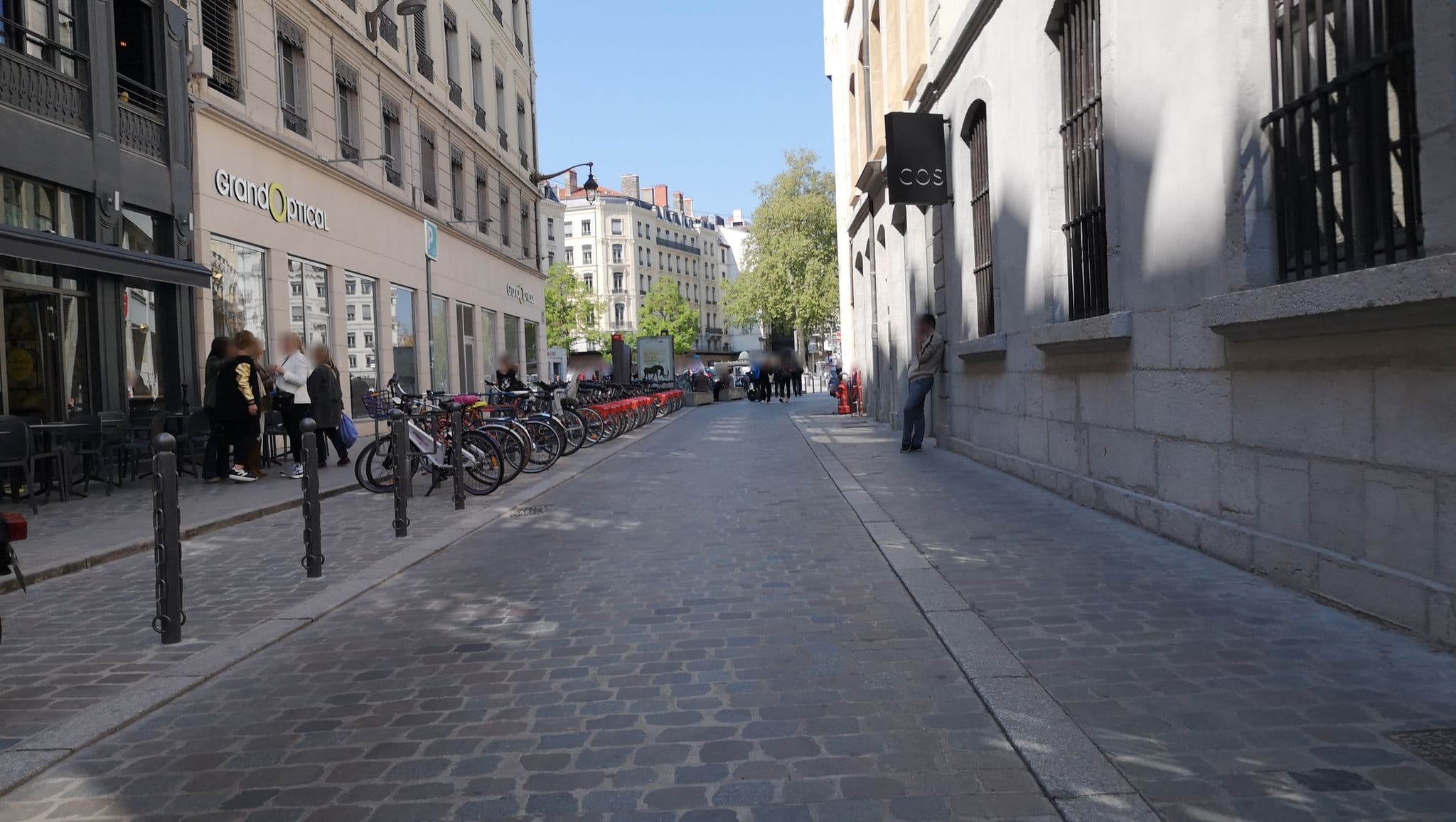 Street view near Hôtel des CONGRES Groupe Lyon Métropole, Lyon 05 — © blueberry (CC BY-SA · Mapillary)