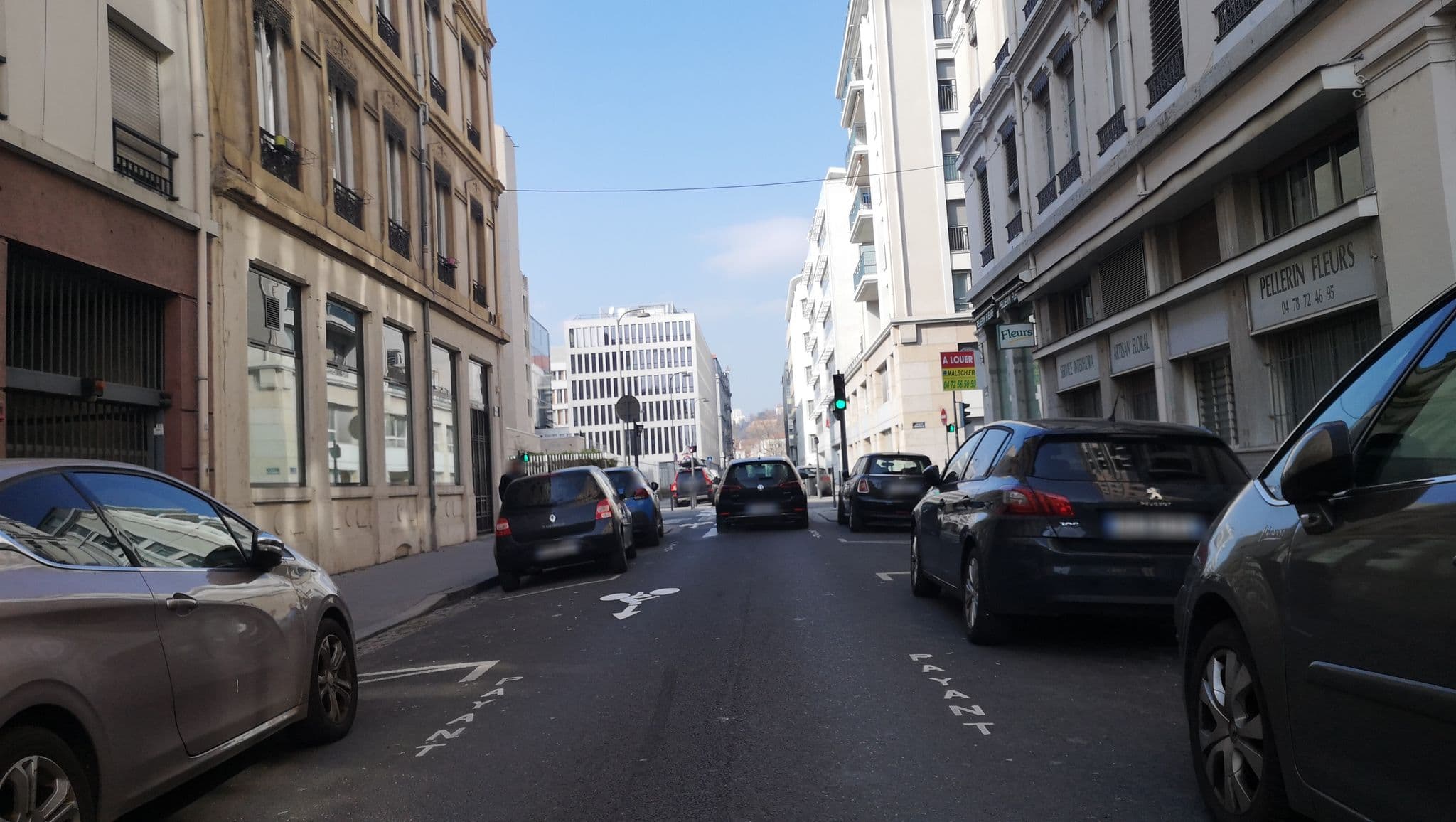 Street view near Les Carrés Résience, Lyon 07 — © blueberry (CC BY-SA · Mapillary)