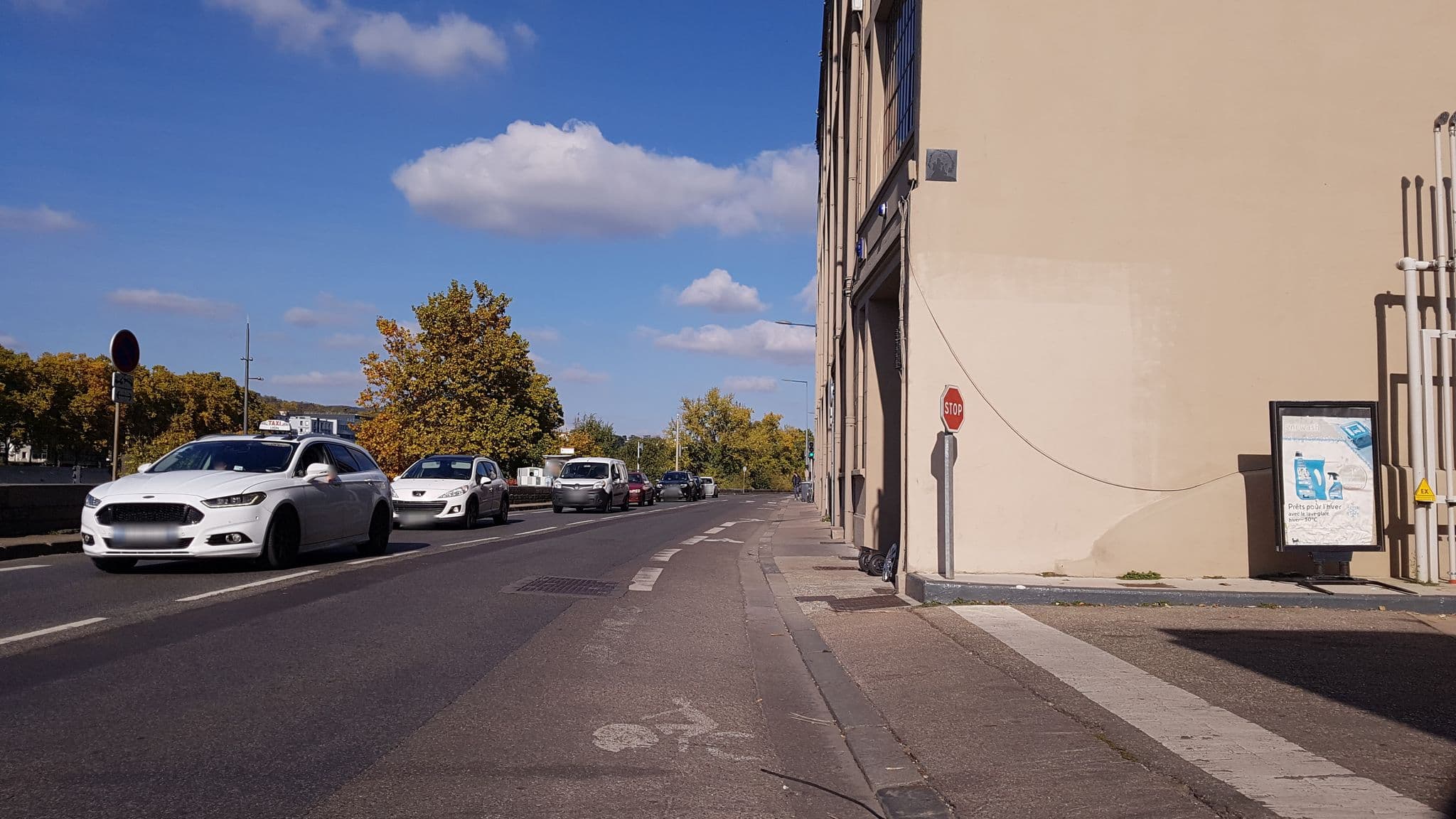 Street view near Adoma, Lyon 09 — © gileri (CC BY-SA · Mapillary)