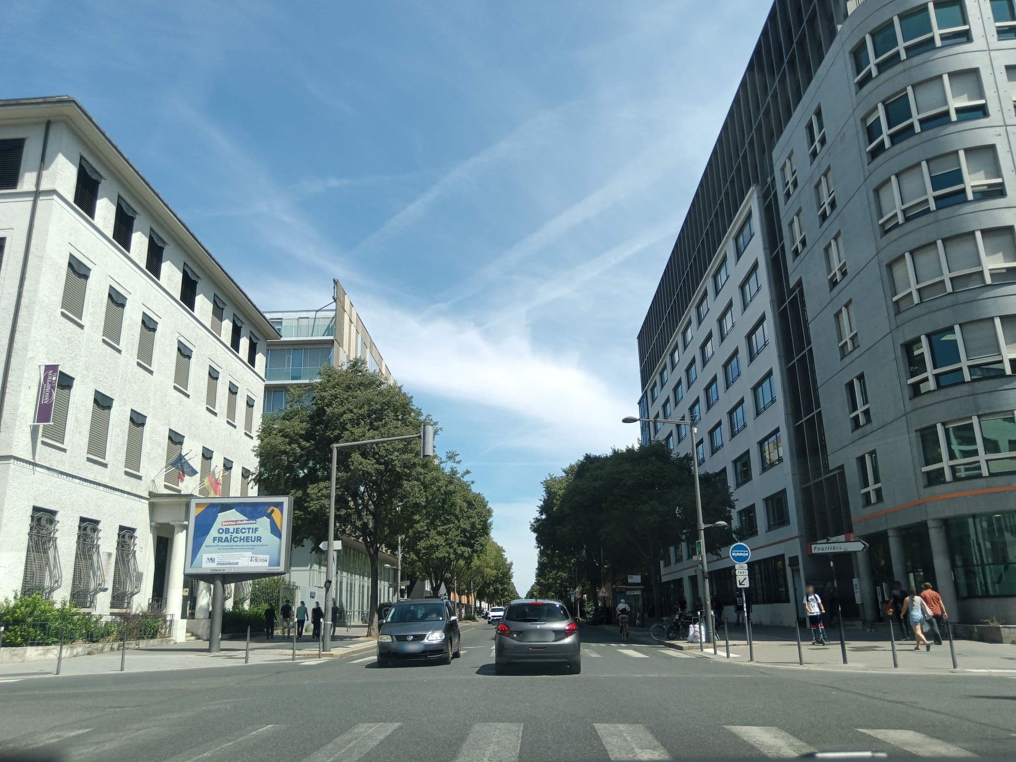 Street view near Appart'City Confort Lyon Gerland, Lyon 07 — © CutKziG (CC BY-SA · Mapillary)