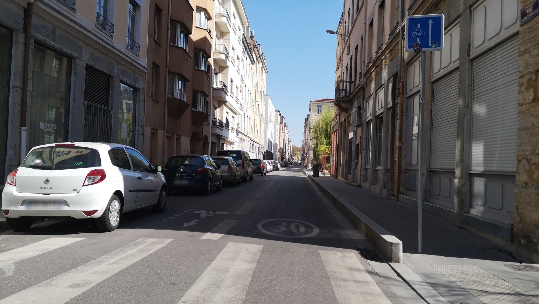 Street view near Clifford's Bed And Breakfast, Lyon — © blueberry (CC BY-SA · Mapillary)