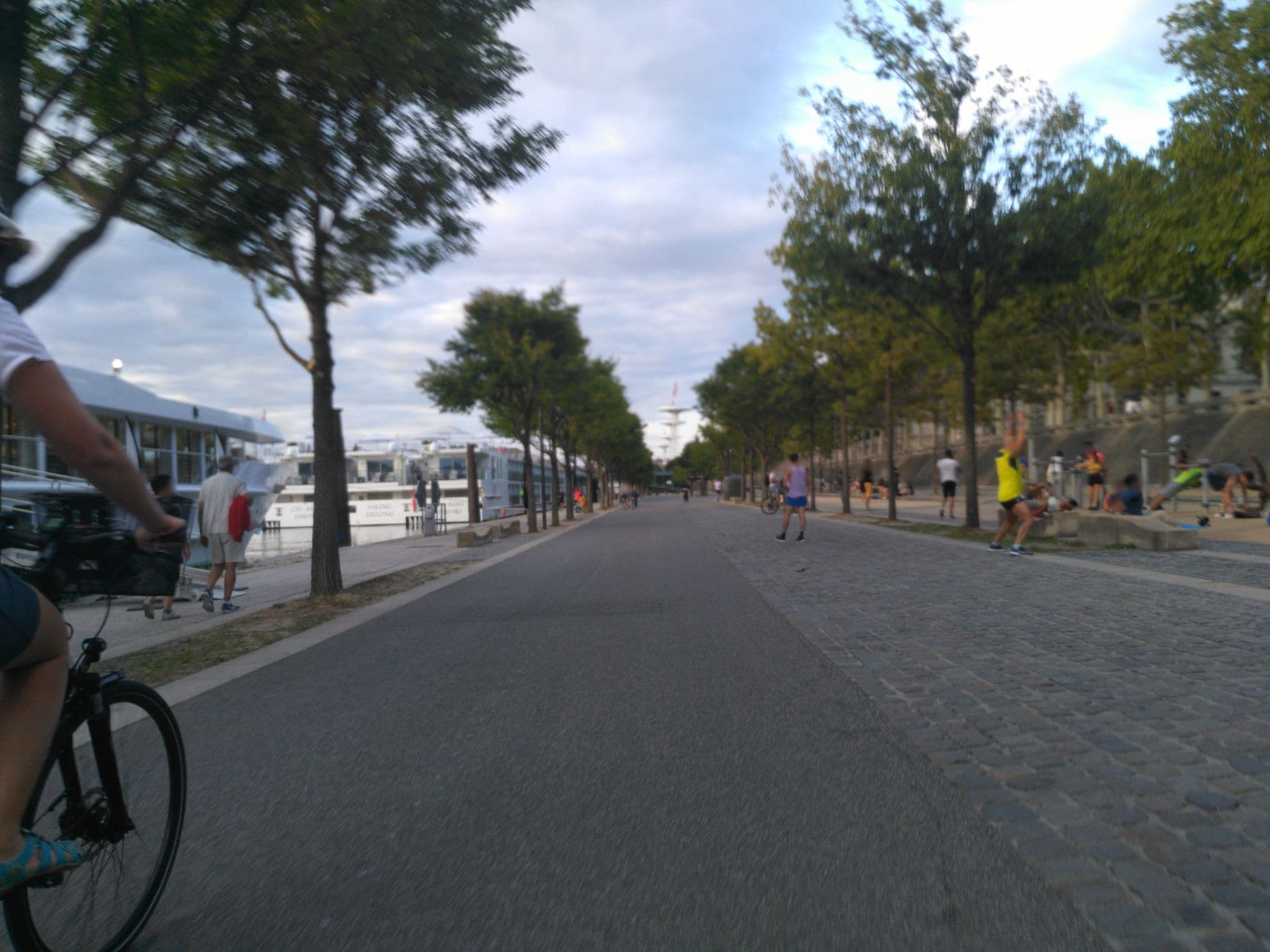 Street view near A-ROSA Luna, Lyon 02 — © vho (CC BY-SA · Mapillary)