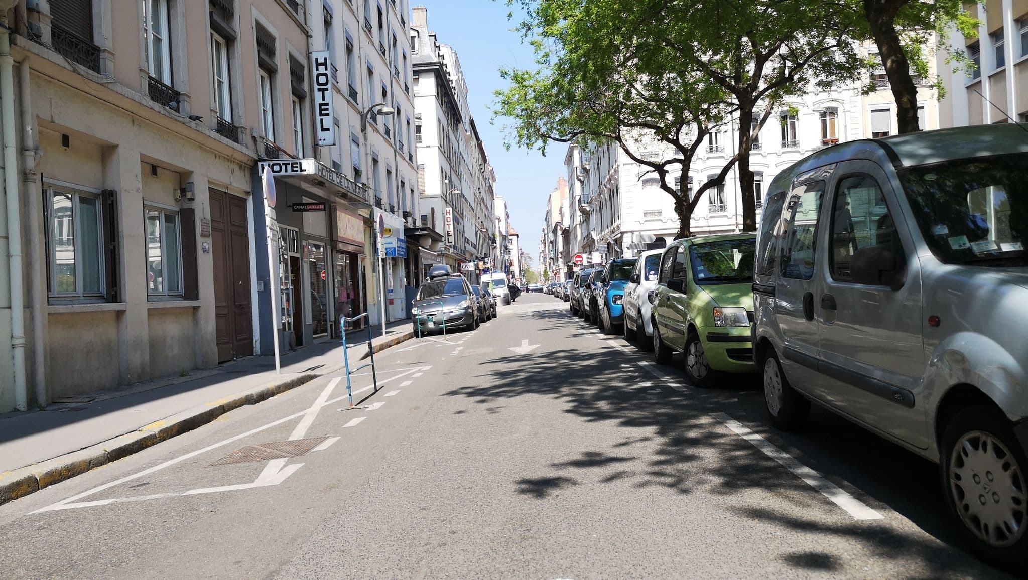 Street view near Hôtel de la Marme, Lyon 02 — © blueberry (CC BY-SA · Mapillary)