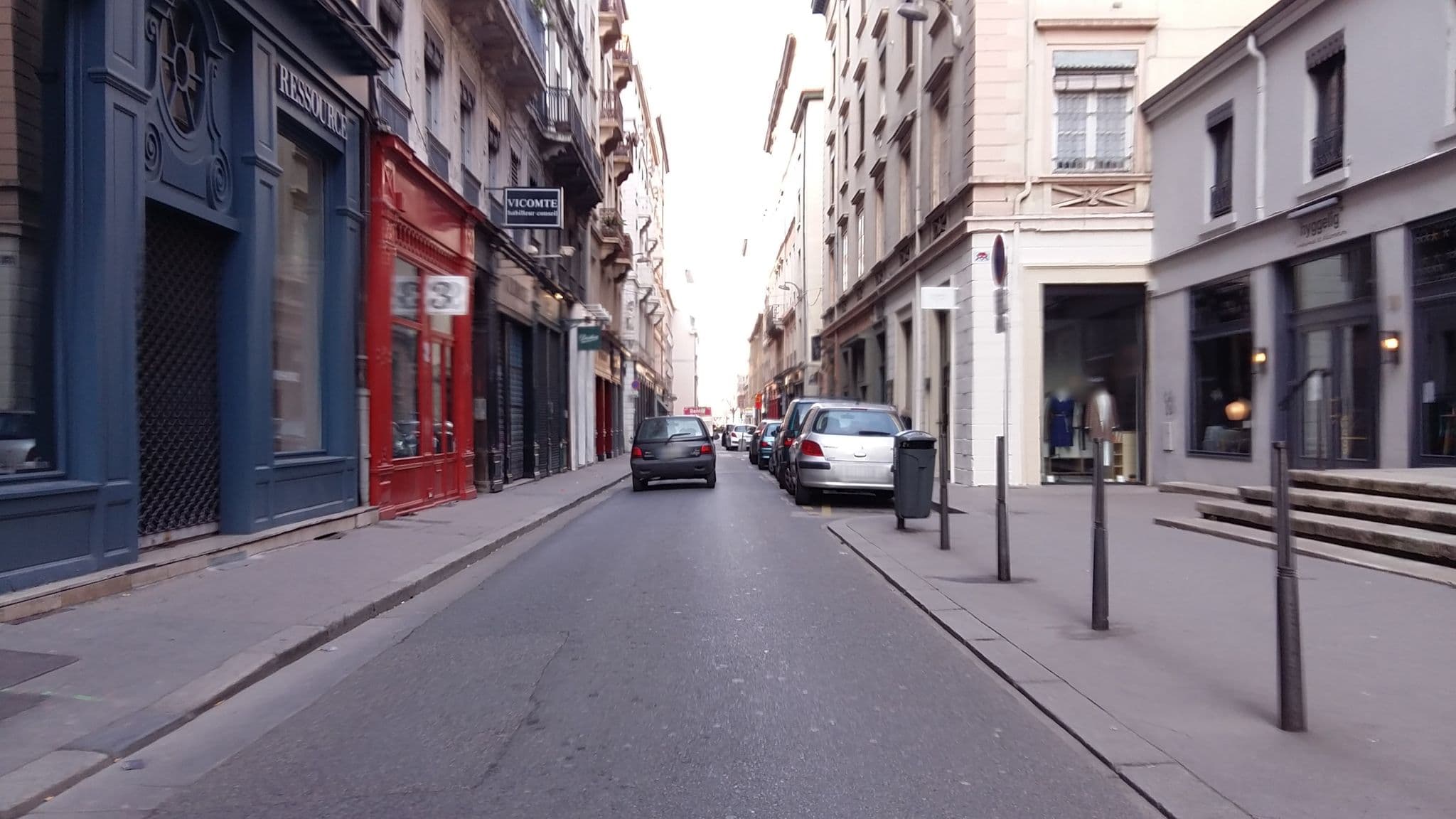 Street view near Cabinet Auguste Comte, Lyon 02 — © blueberry (CC BY-SA · Mapillary)