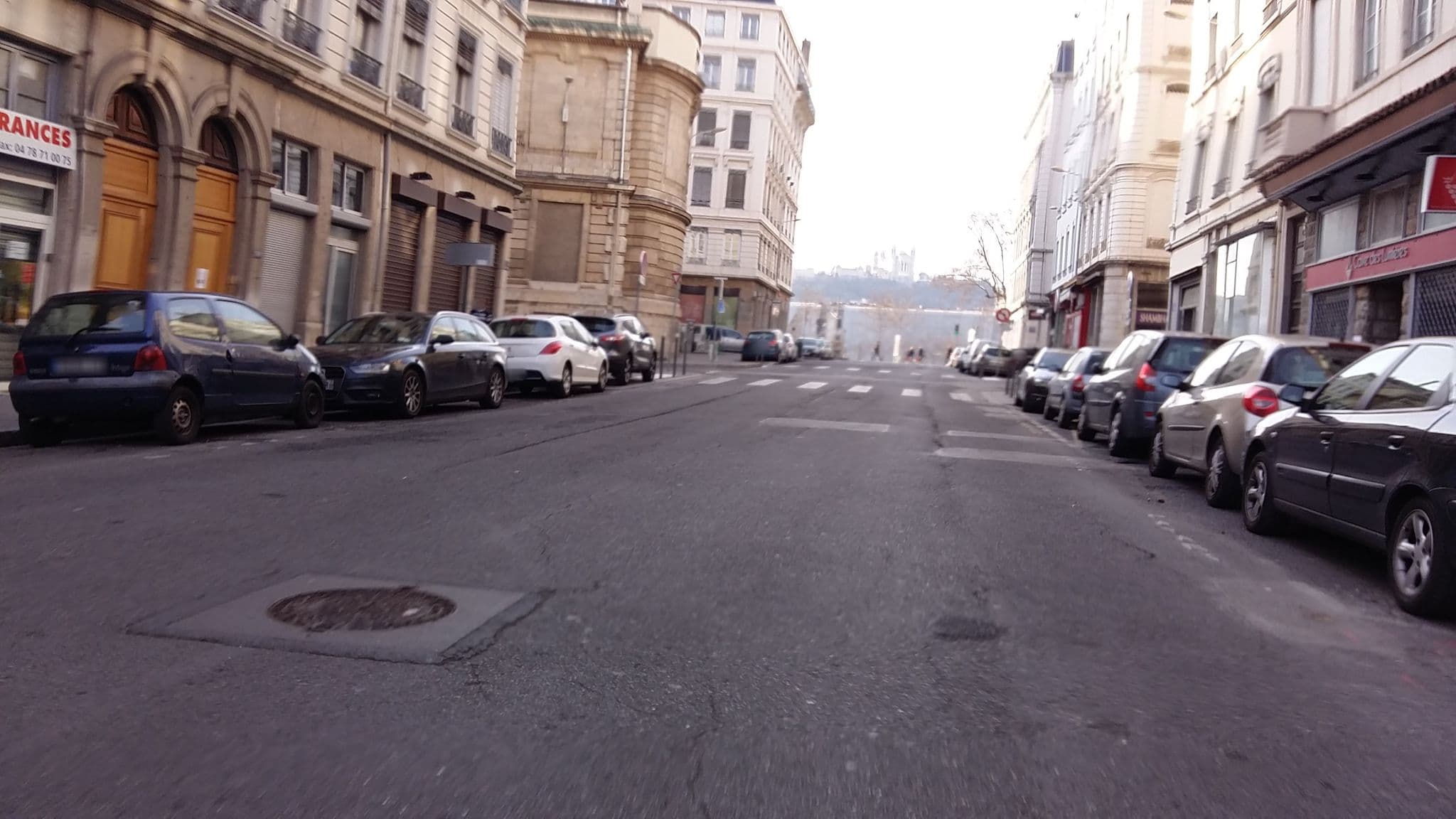 Street view near Le Rhône Liberté, Lyon 03 — © blueberry (CC BY-SA · Mapillary)