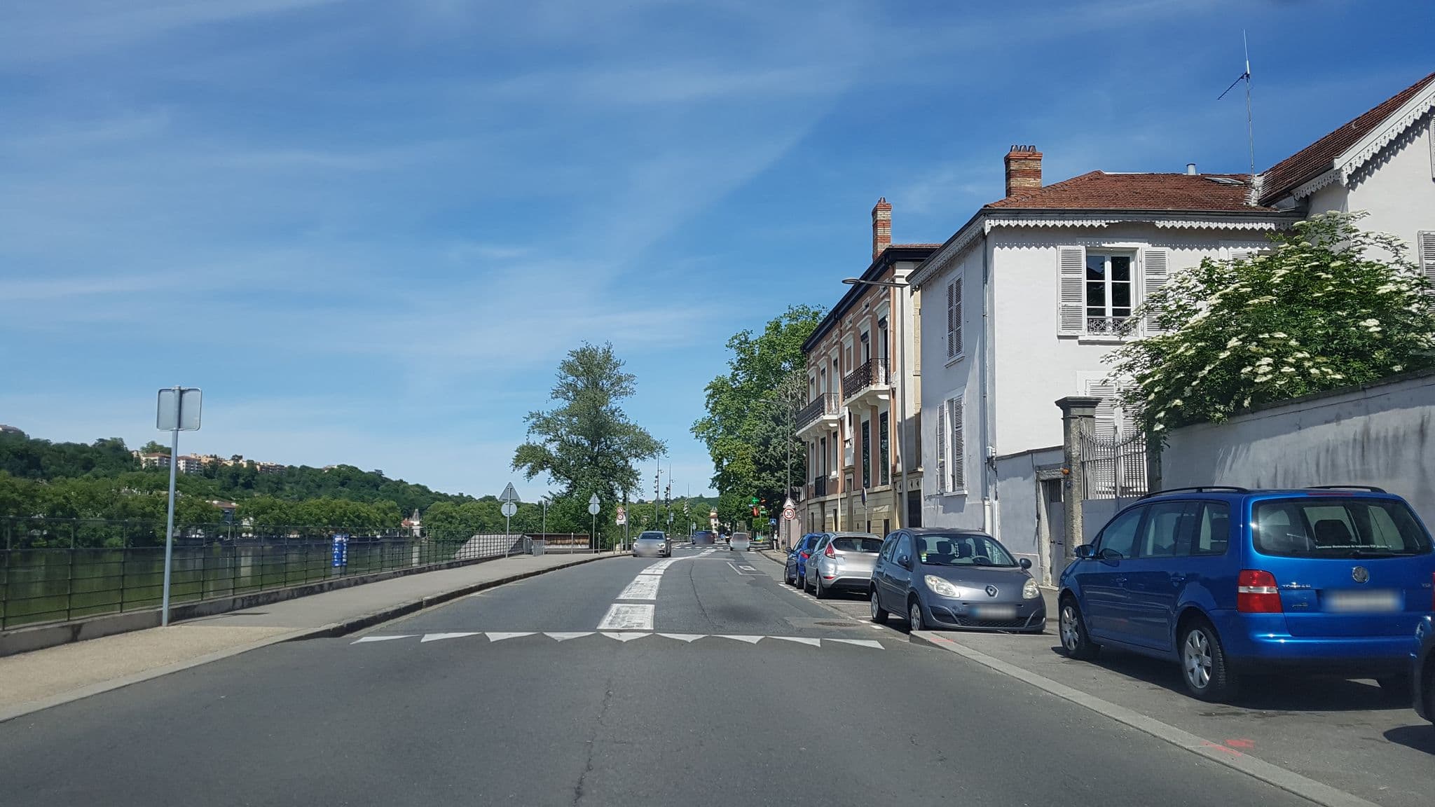 Street view near Cabinet BERNE, Lyon 04 — © gileri (CC BY-SA · Mapillary)