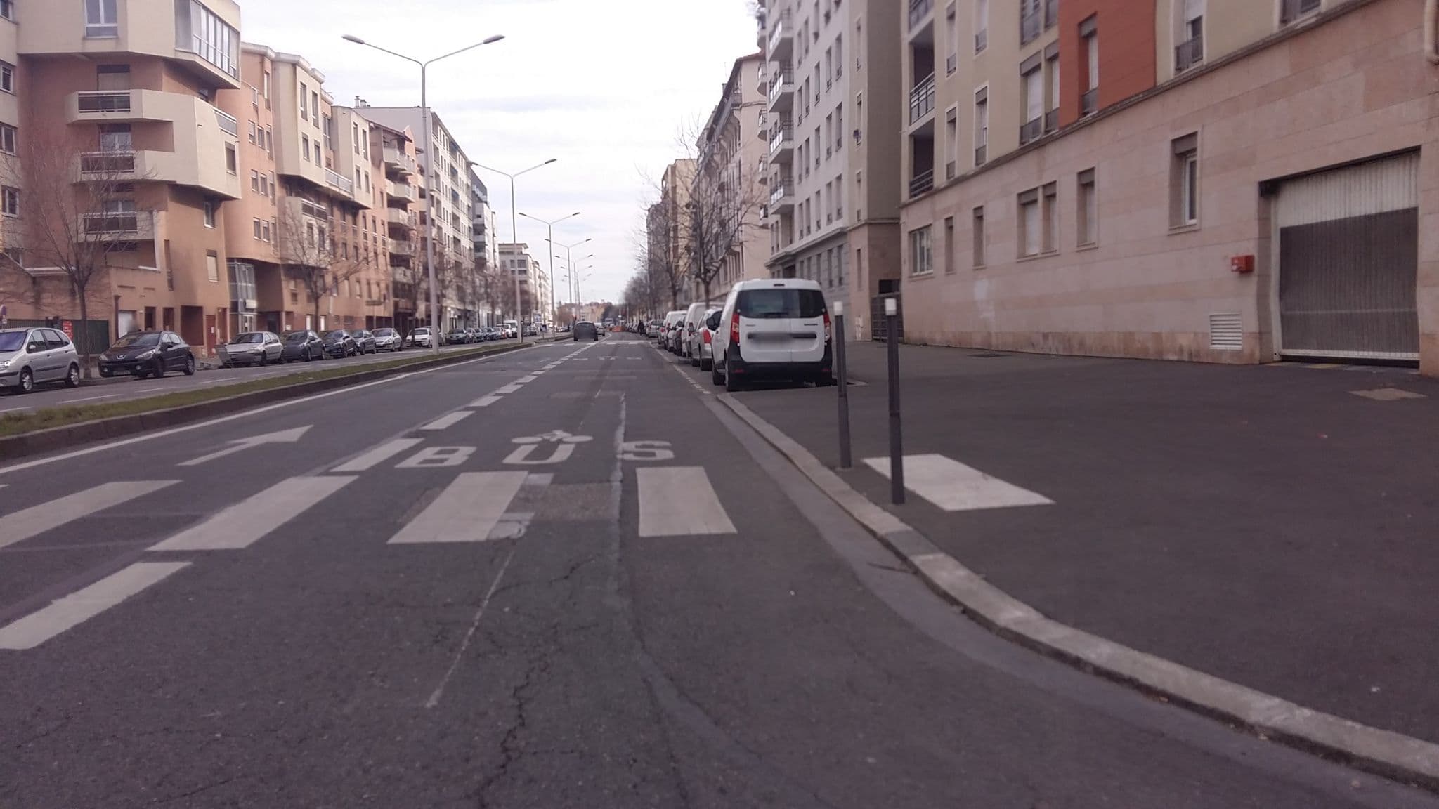 Street view near Aralis, Lyon 08 — © blueberry (CC BY-SA · Mapillary)