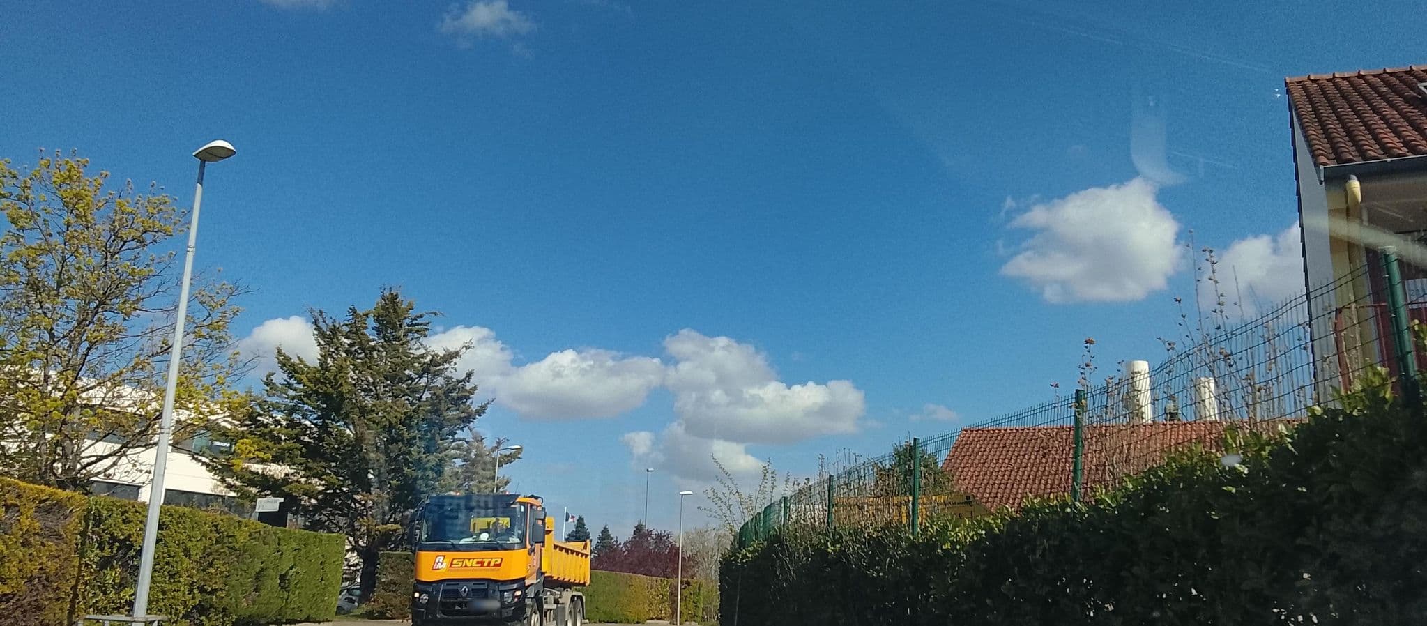 Street view near Chambre 303, Bron — © HugoC01 (CC BY-SA · Mapillary)
