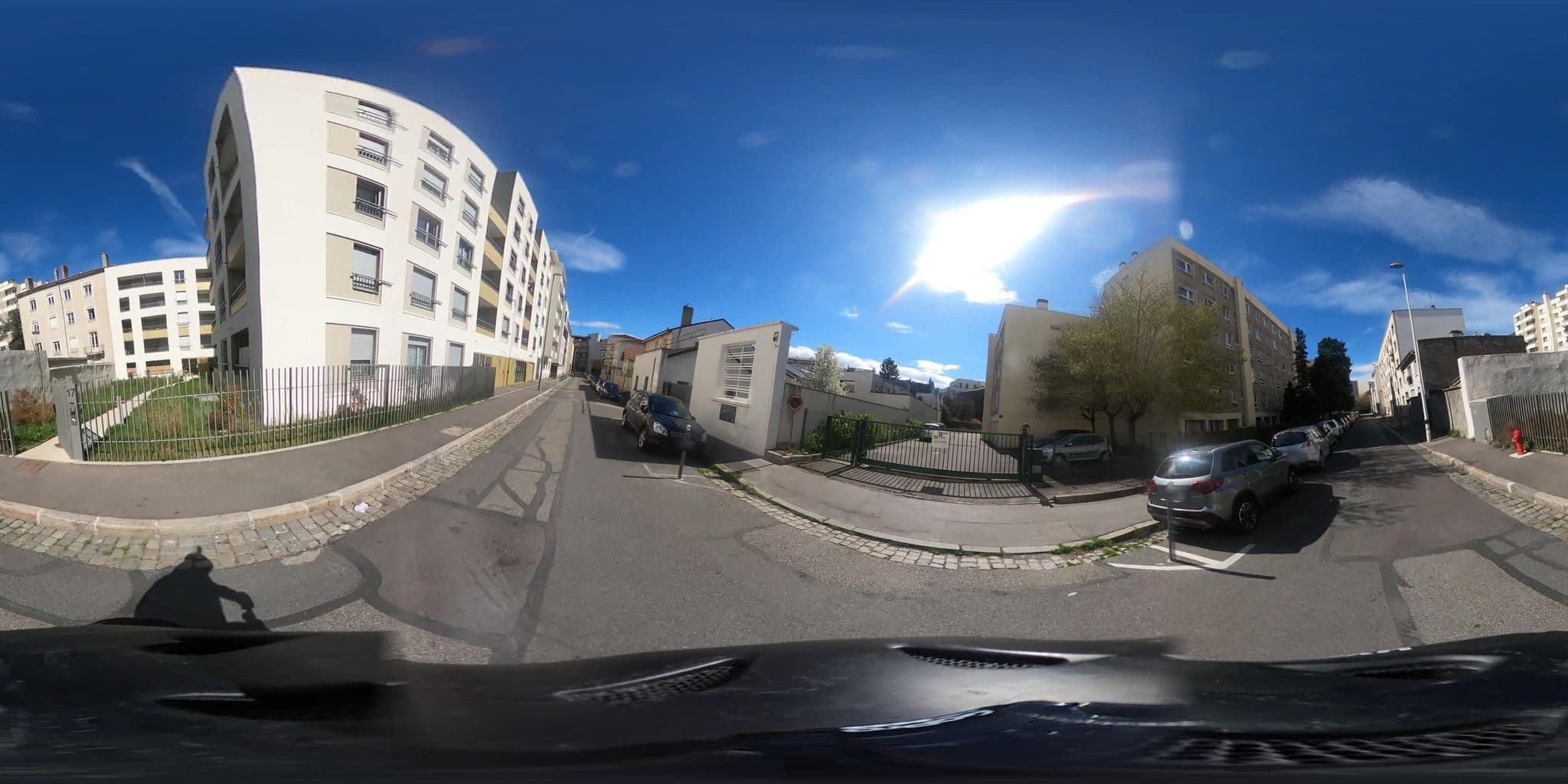 Street view near SCI LE MONTJOLY, Villeurbanne — © yann__lyteco__bhns (CC BY-SA · Mapillary)