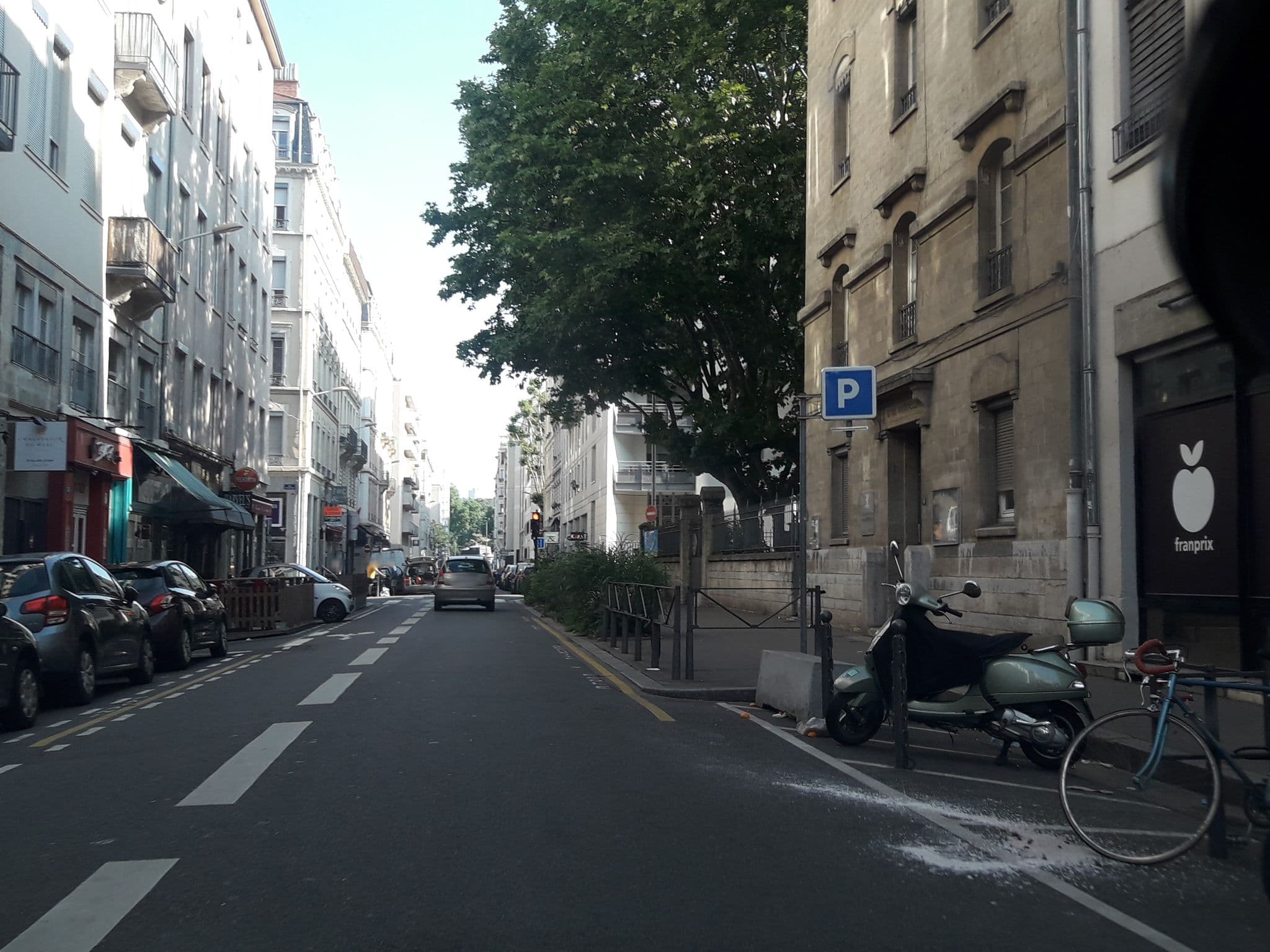 Street view near Evasion Loft, Lyon 06 — © ecologeek (CC BY-SA · Mapillary)