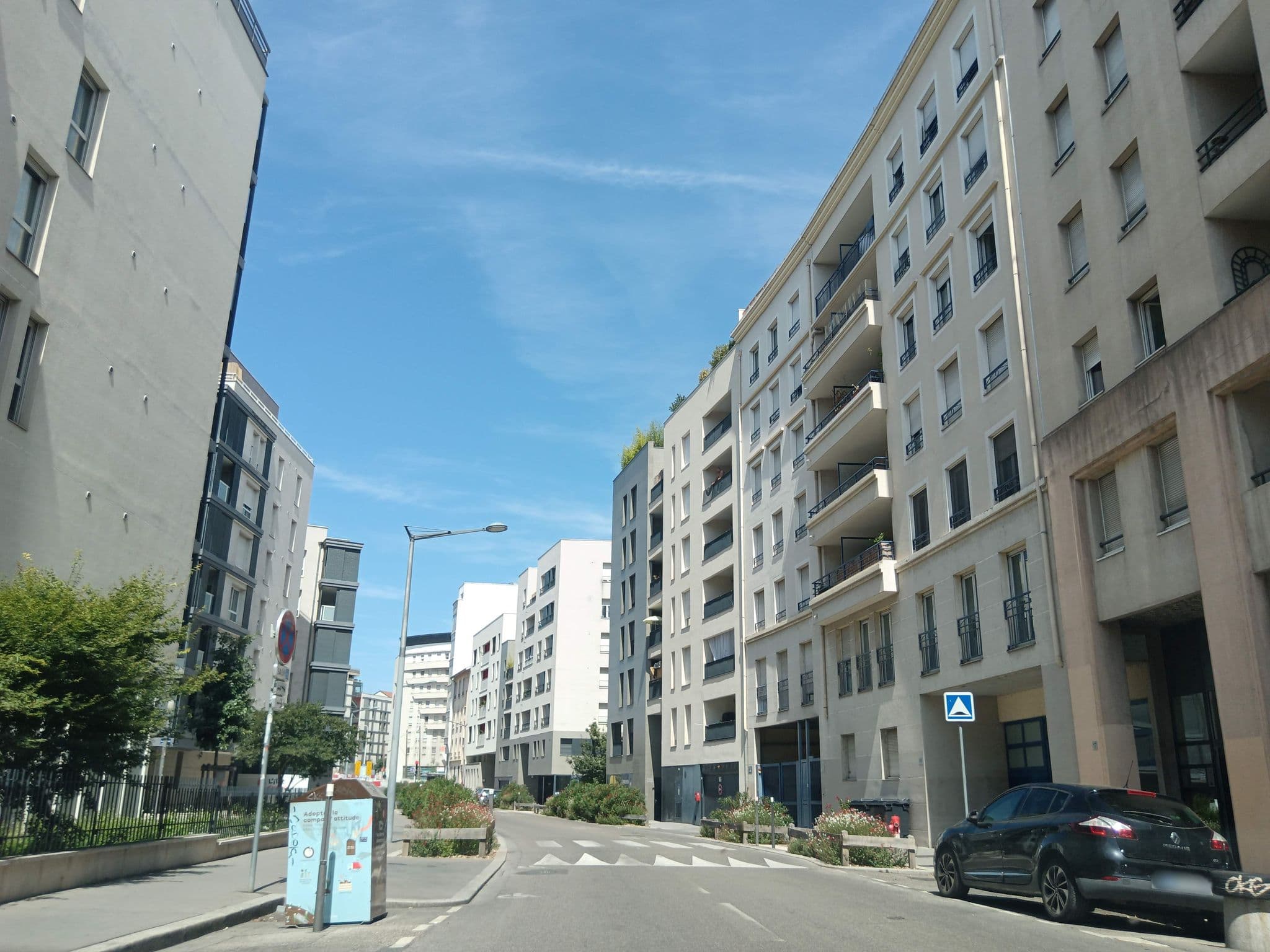 Street view near Foot'In, Lyon — © CutKziG (CC BY-SA · Mapillary)