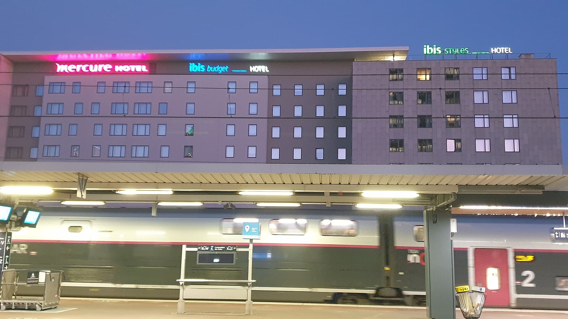 ibis Styles Lyon Centre - Gare Part Dieu (via Wikimedia Commons, CC BY-SA 4.0)
