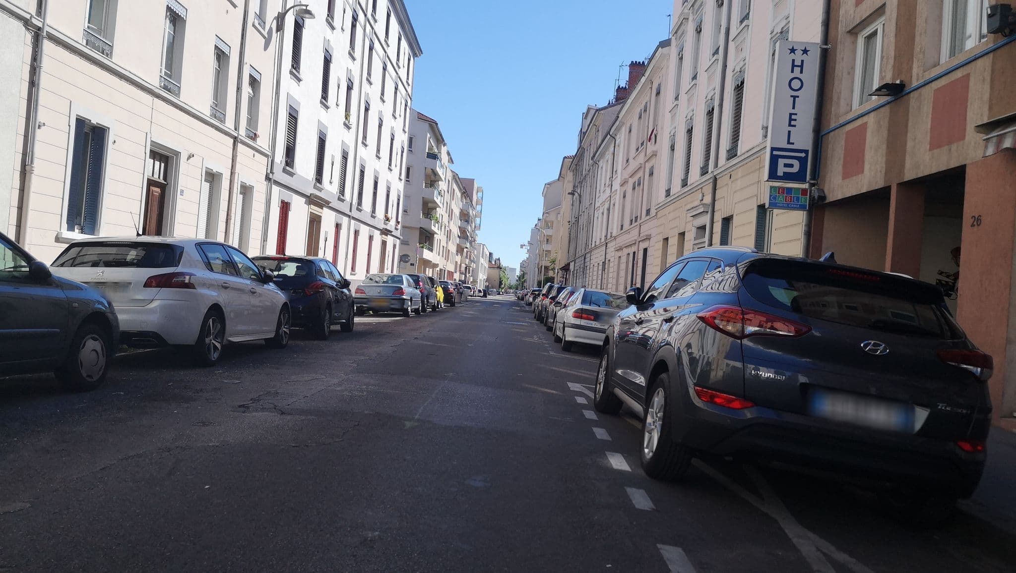 Street view near Hotel Lumière, Lyon 08 — © blueberry (CC BY-SA · Mapillary)
