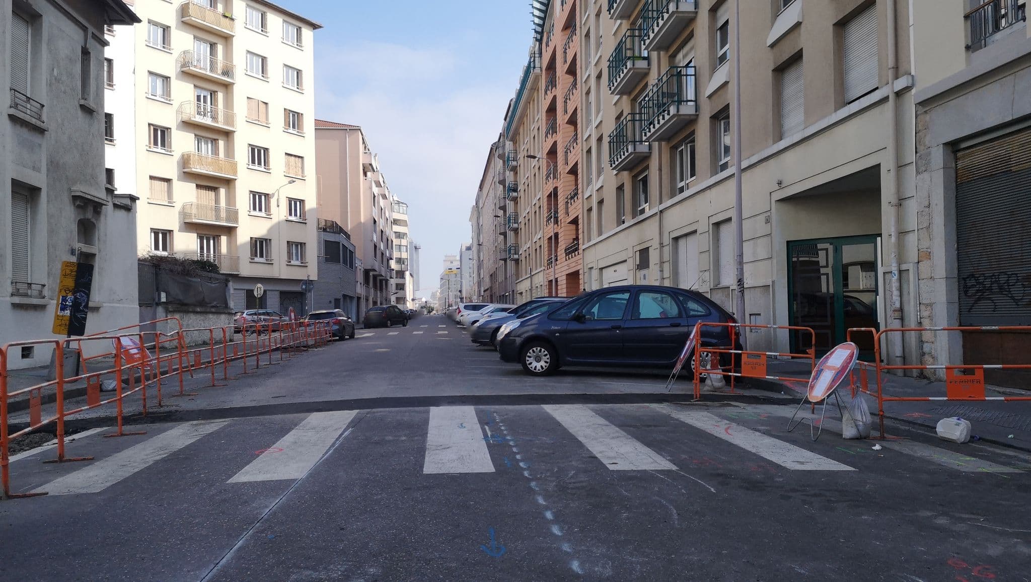 Street view near Le Cabaret Vip SPA, Lyon 07 — © blueberry (CC BY-SA · Mapillary)