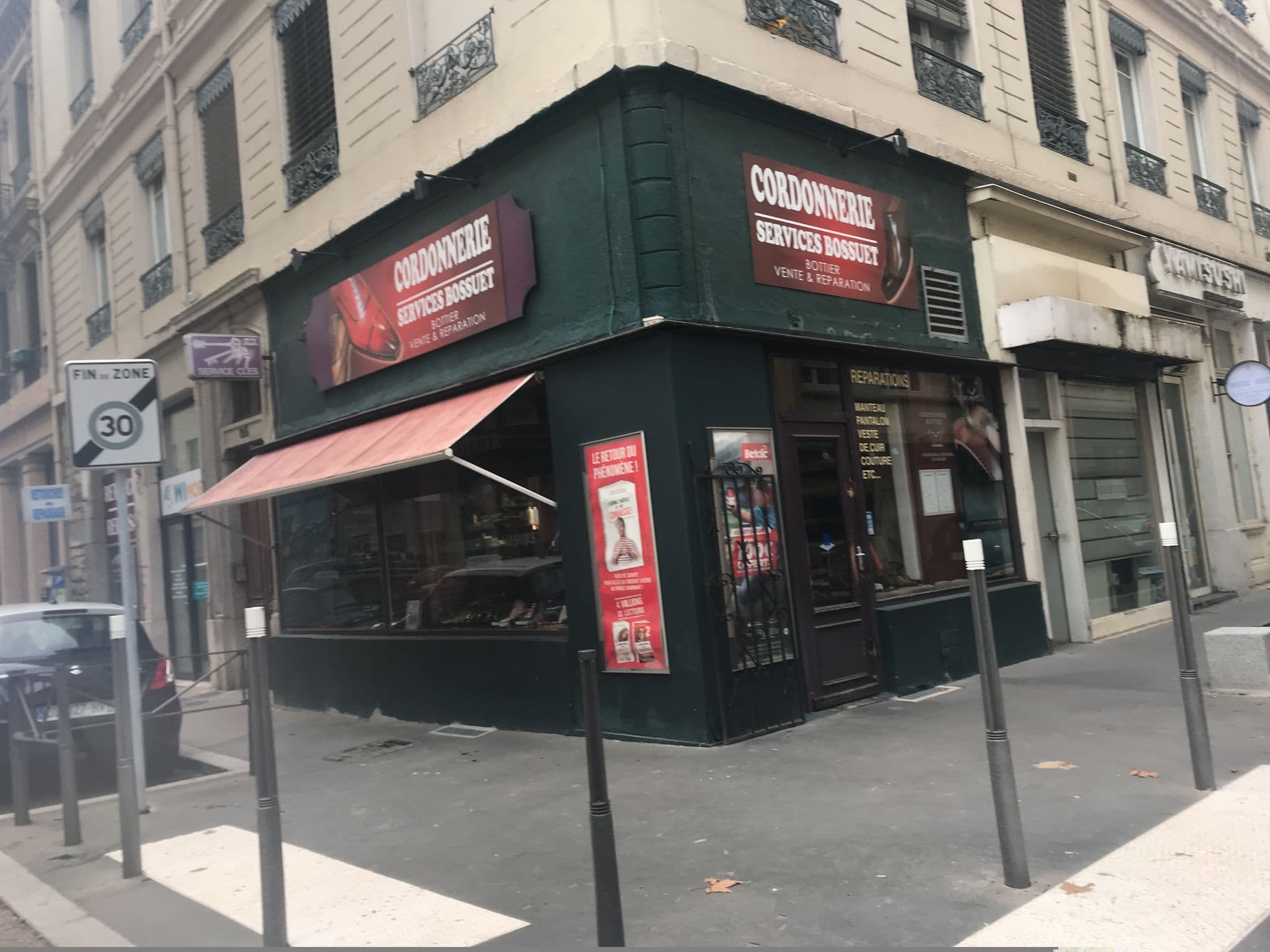 Street view near Tim Hotel, Lyon 06 — © thepriben (CC BY-SA · Mapillary)