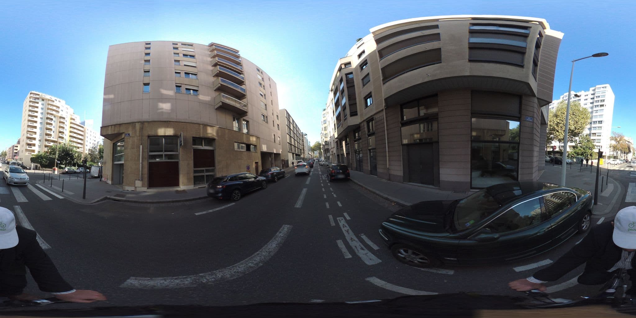 Street view near Residence Hesperides, Lyon 06 — © simon_geovelo (CC BY-SA · Mapillary)