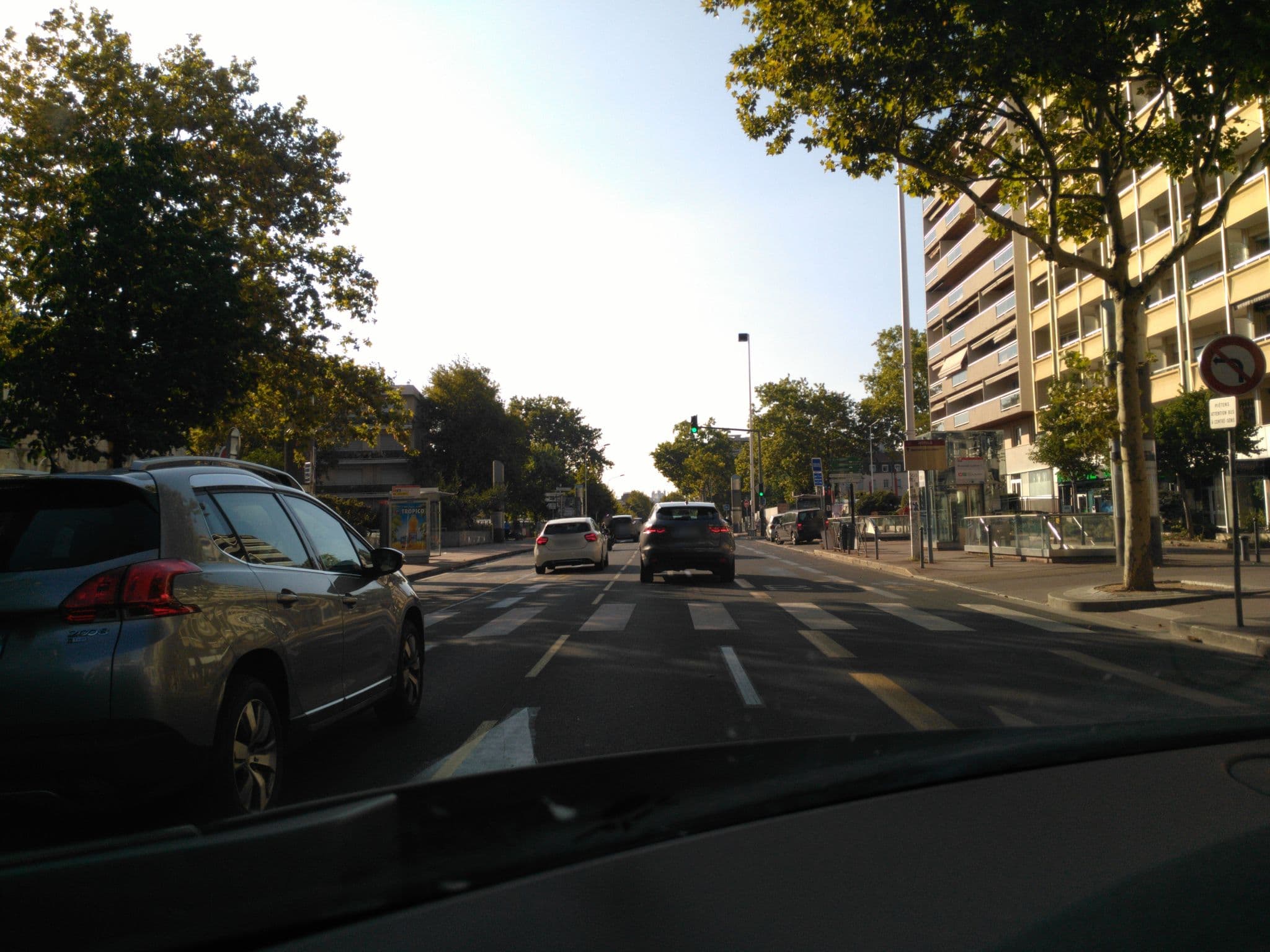 Street view near Duplatre Guy, Lyon 08 — © vho (CC BY-SA · Mapillary)