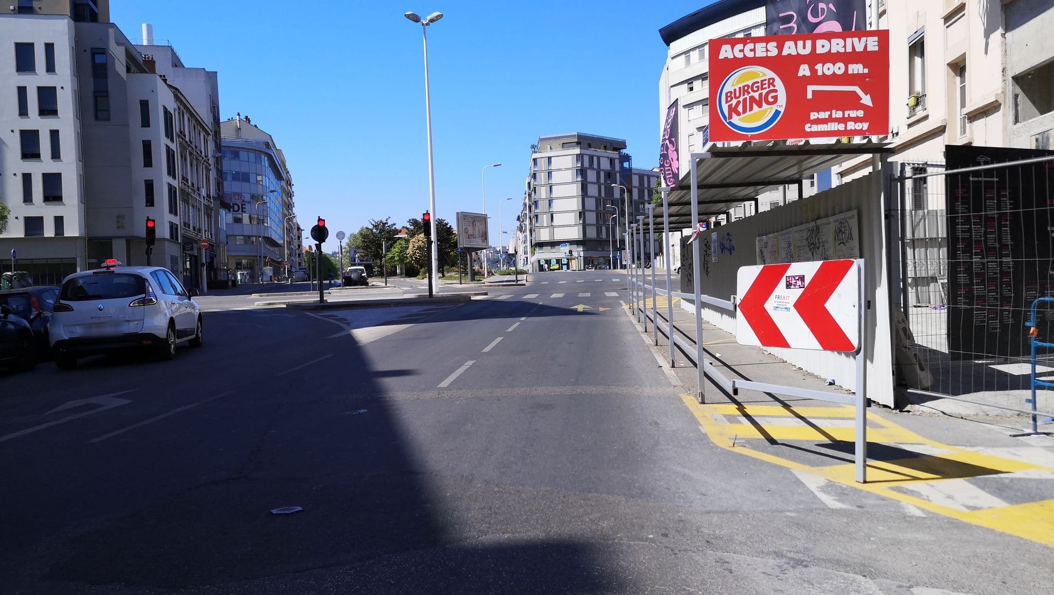 Street view near Staycity Aparthotels Rue Garibaldi, Lyon — © blueberry (CC BY-SA · Mapillary)