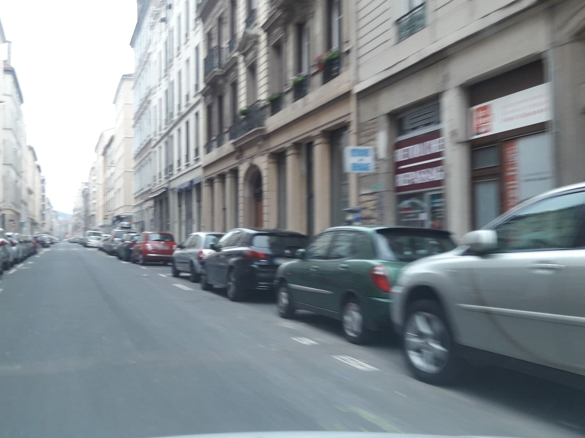 Street view near Britania Hotel, Lyon 06 — © ecologeek (CC BY-SA · Mapillary)