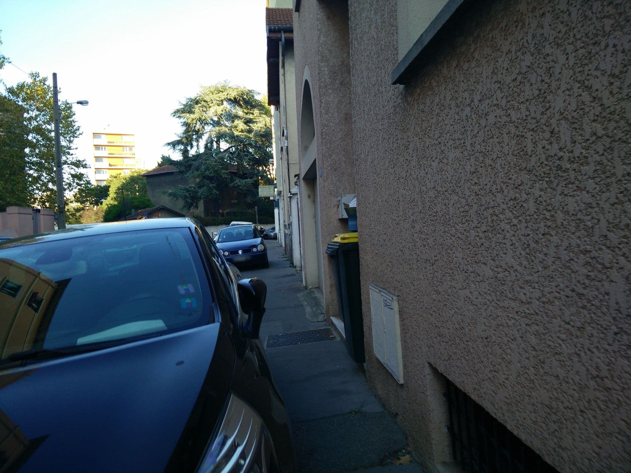Street view near Le Chalet Loft and Spa, Villeurbanne — © bakfr (CC BY-SA · Mapillary)