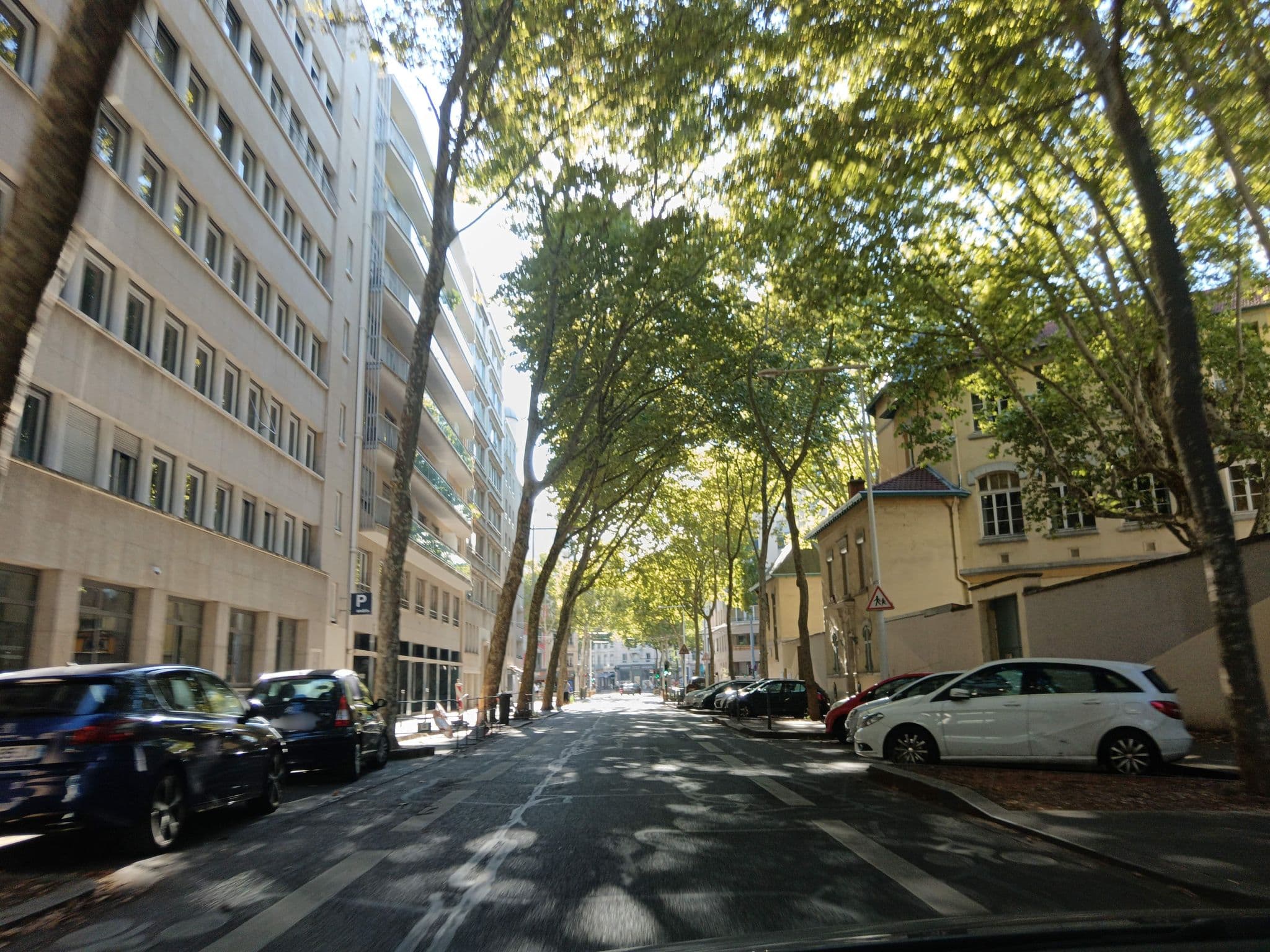 Street view near J.W.A. Actuaires S.A., Lyon — © CutKziG (CC BY-SA · Mapillary)